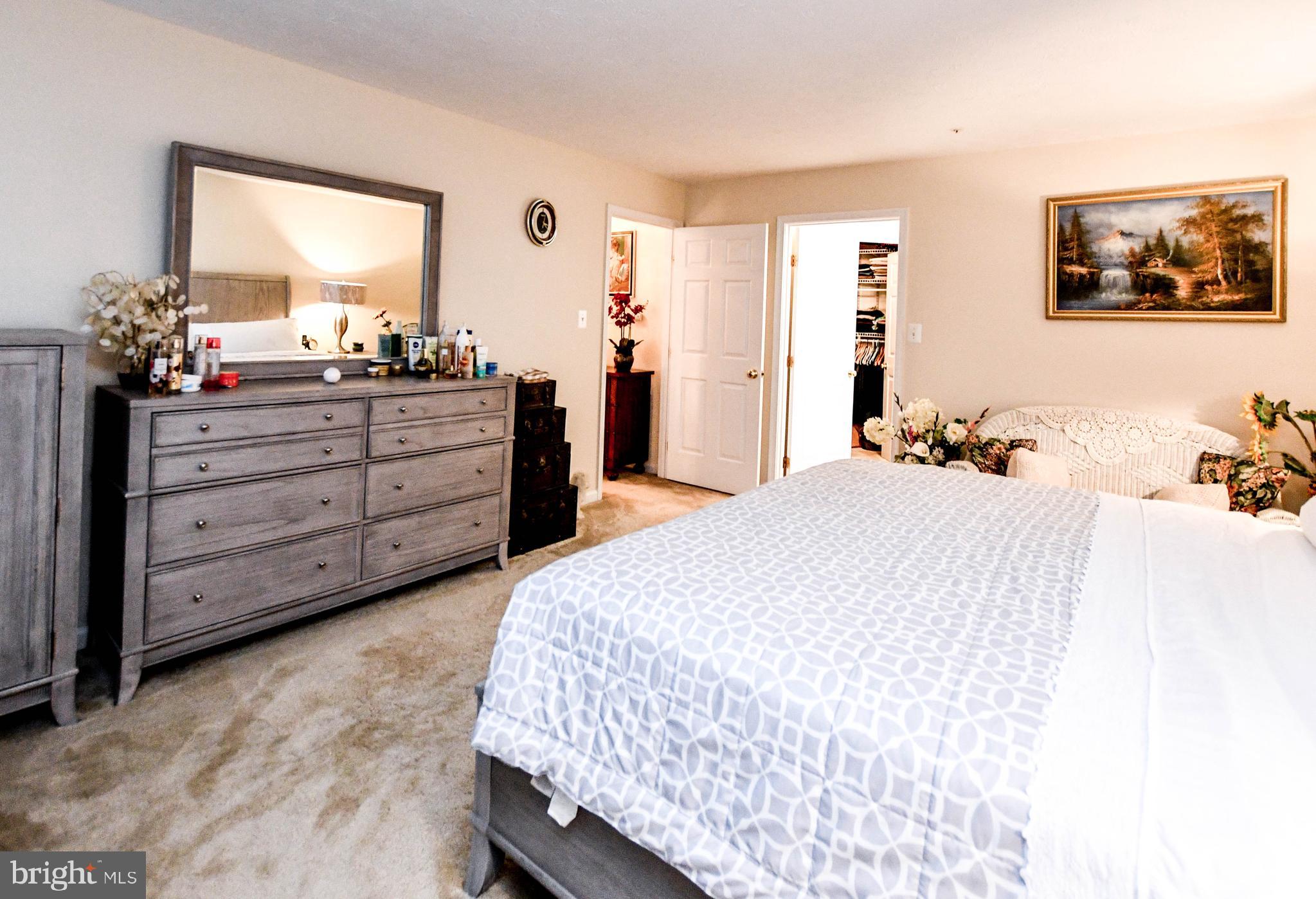 RIVERDALE - Residential