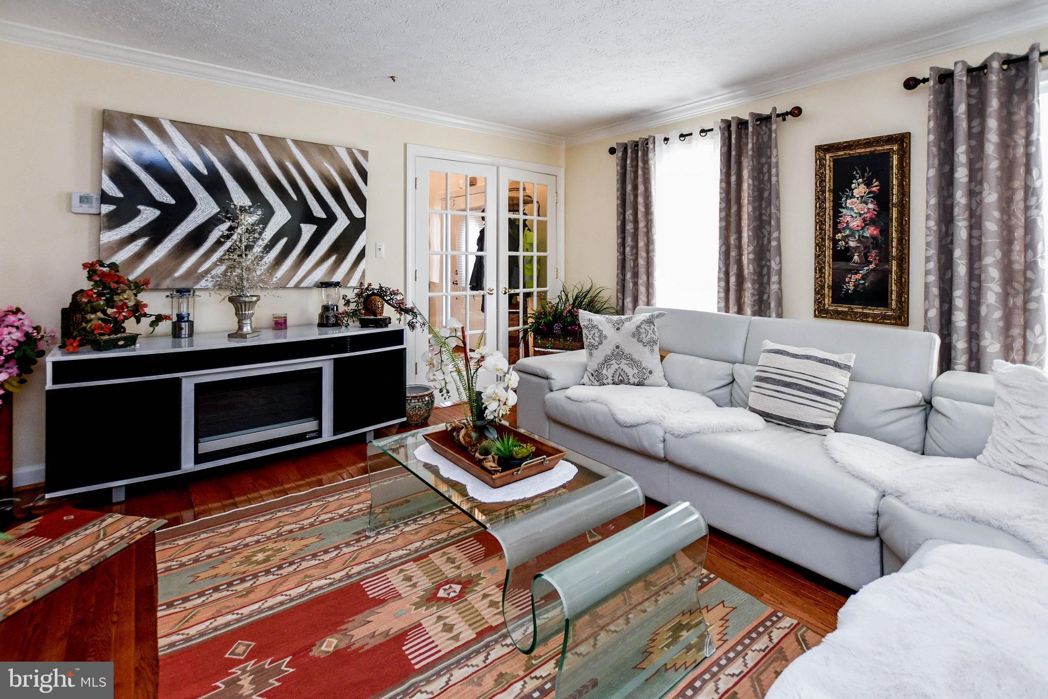 RIVERDALE - Residential