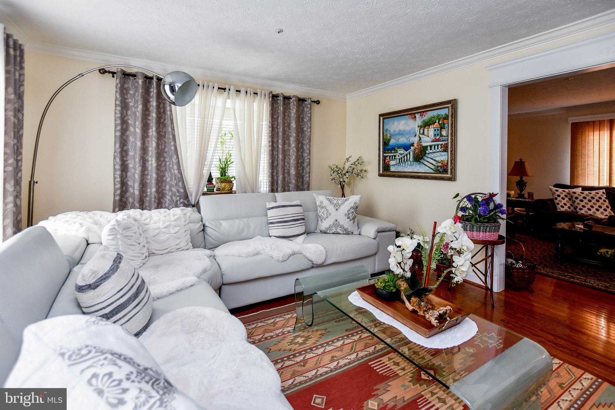 RIVERDALE - Residential