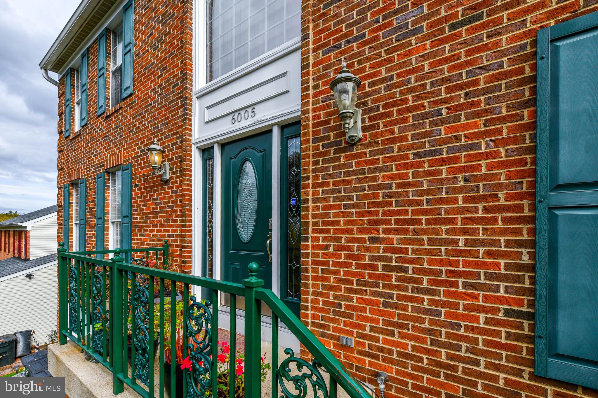 RIVERDALE - Residential