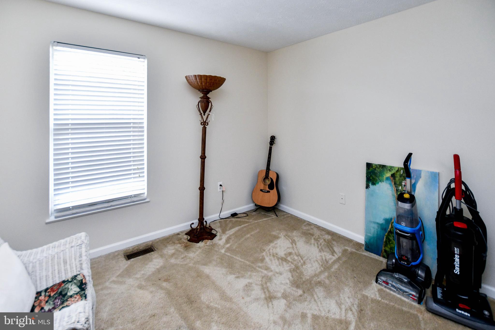 RIVERDALE - Residential