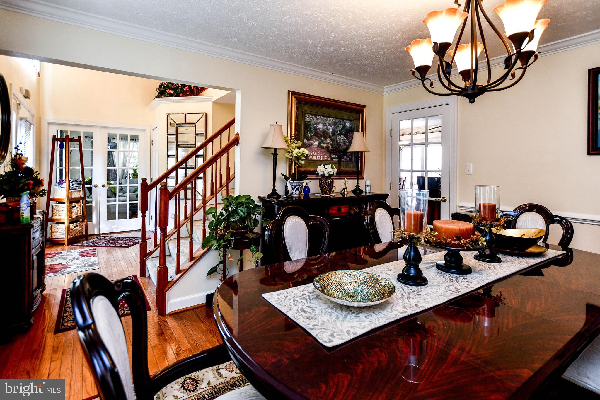 RIVERDALE - Residential