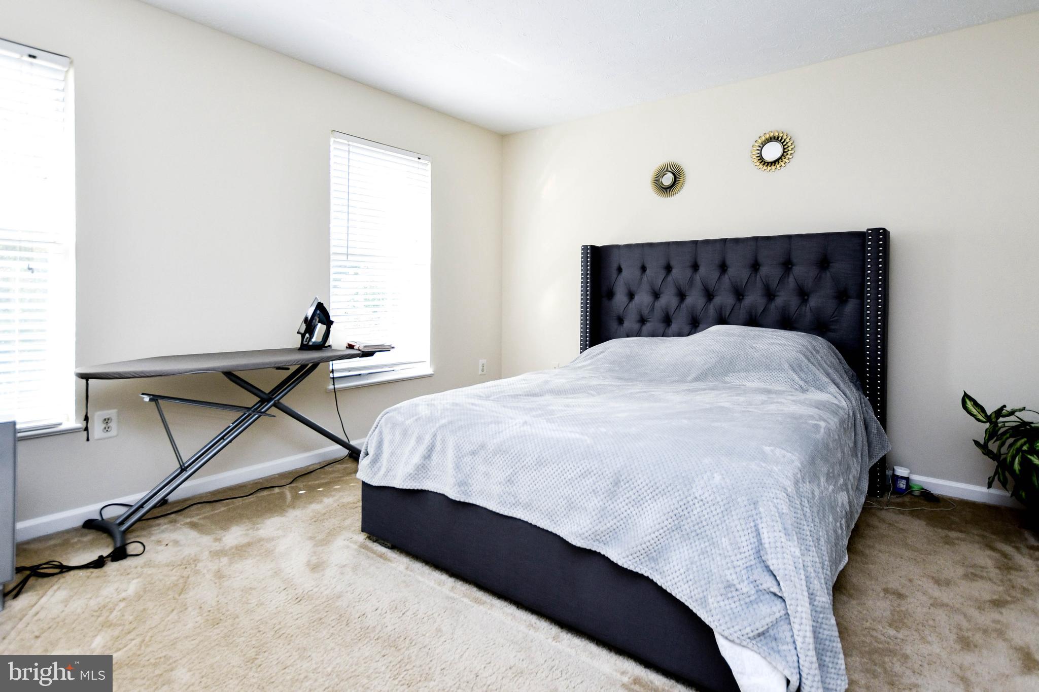 RIVERDALE - Residential