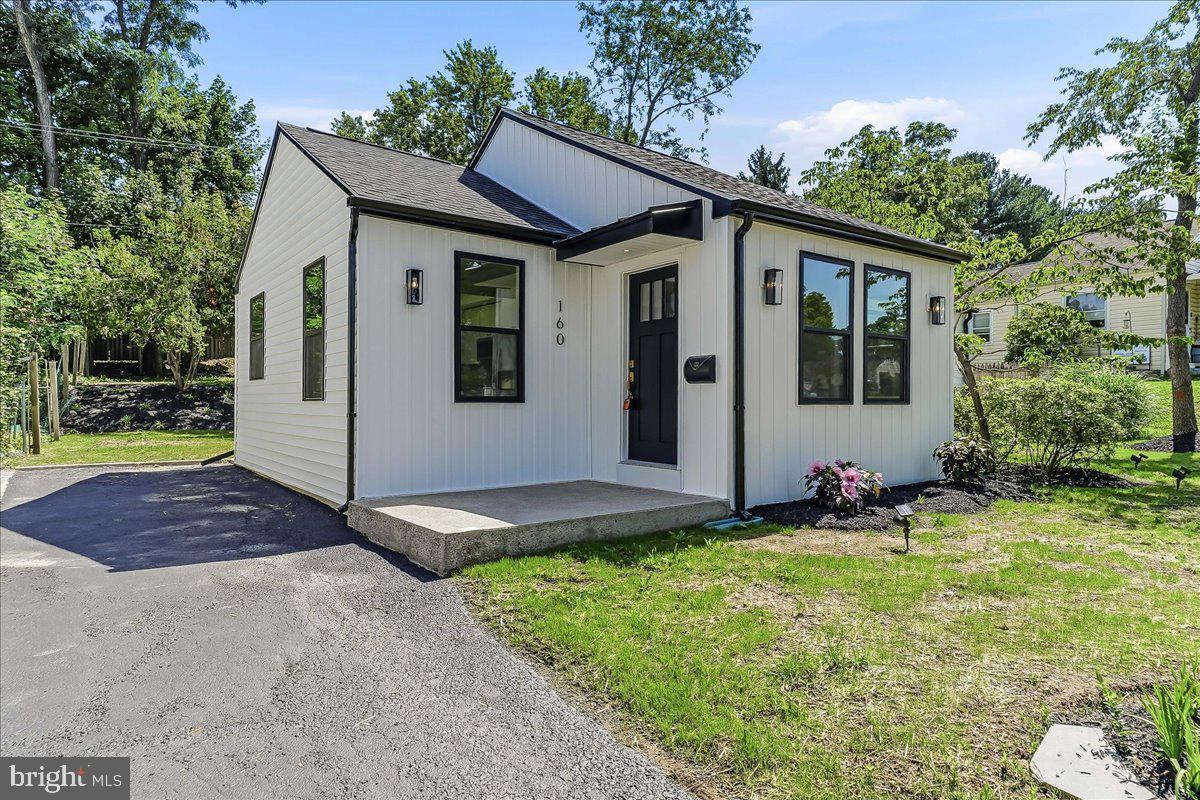 160 HILLVIEW ROAD