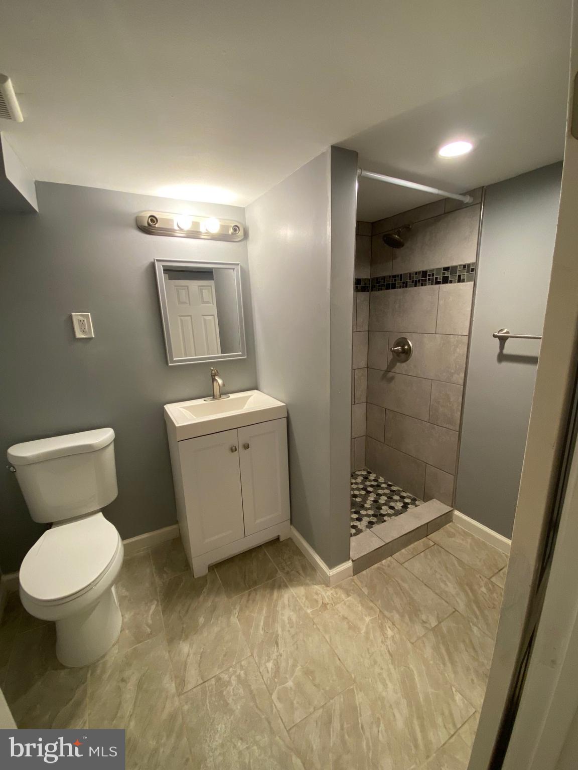 BROOKLAND ESTATES - Residential Lease