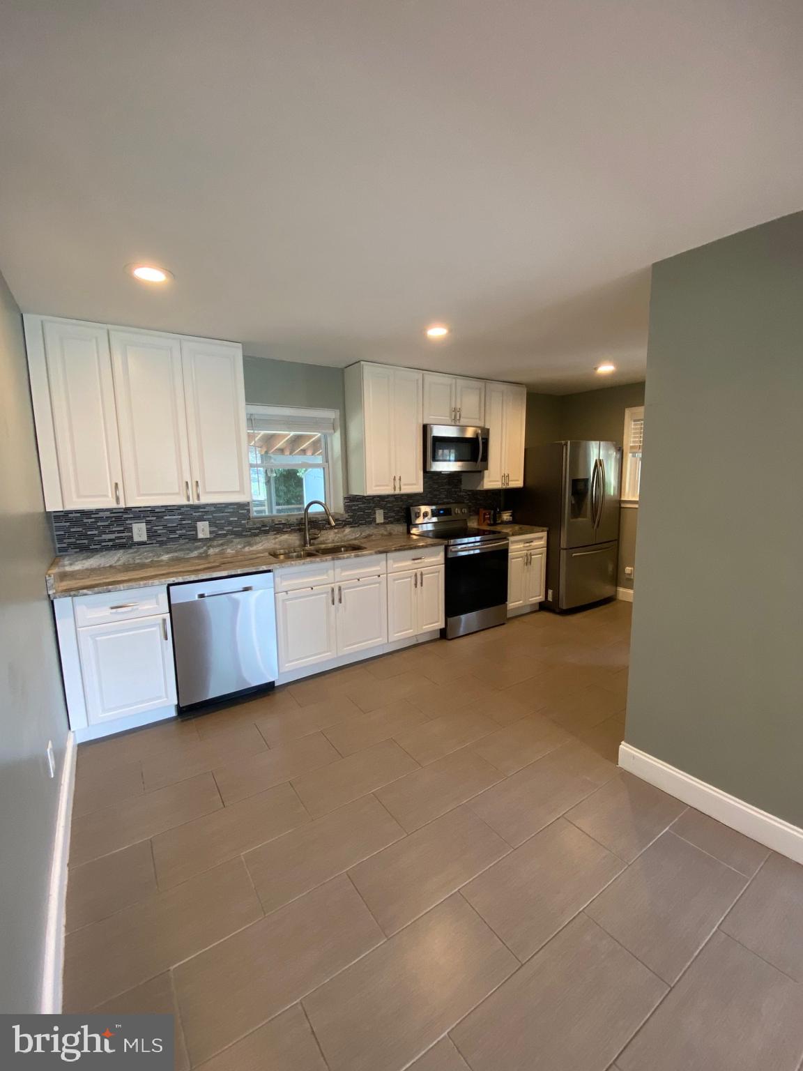 BROOKLAND ESTATES - Residential Lease