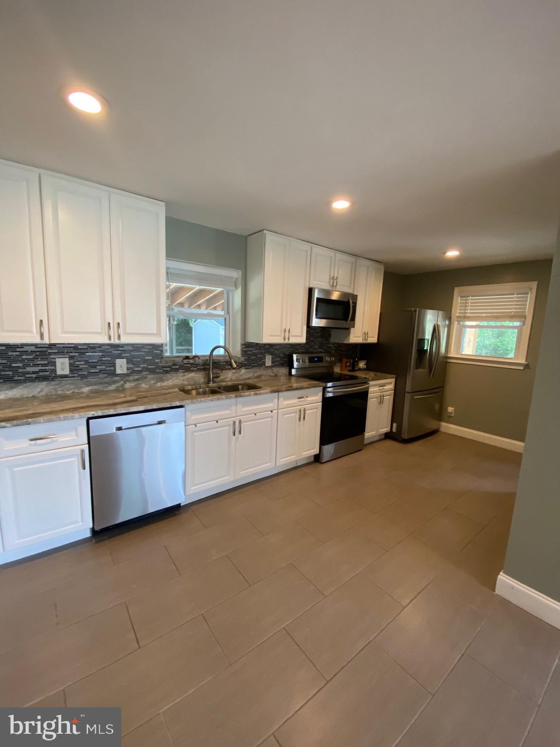 BROOKLAND ESTATES - Residential Lease