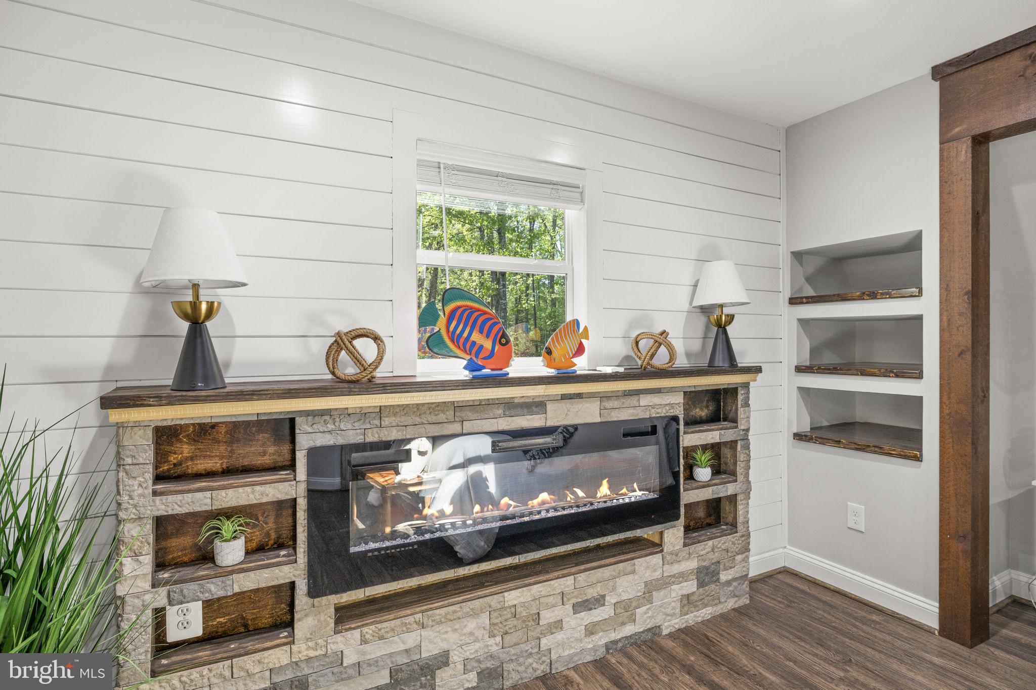 LAKE OF THE WOODS - Residential