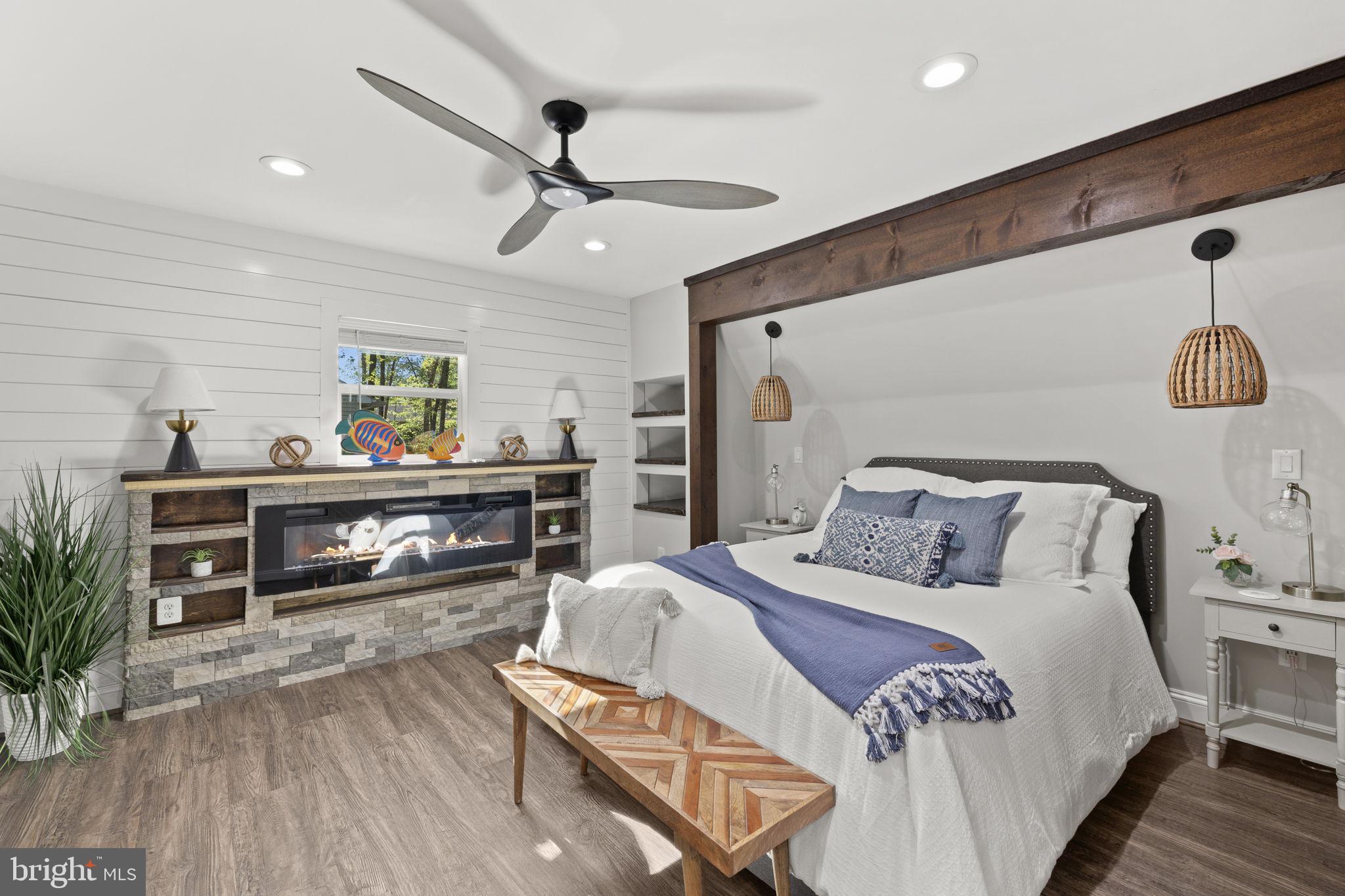 LAKE OF THE WOODS - Residential