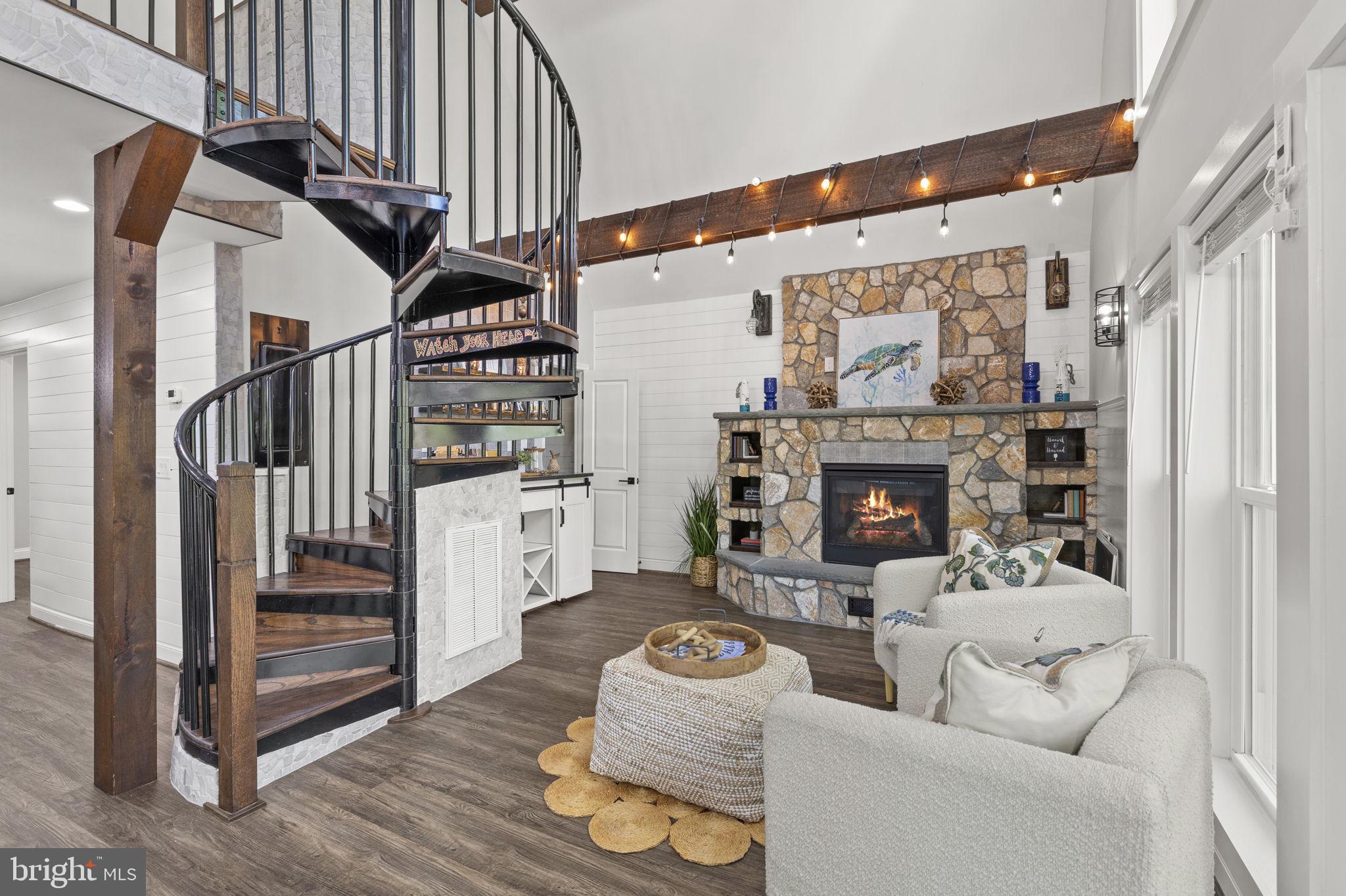 LAKE OF THE WOODS - Residential