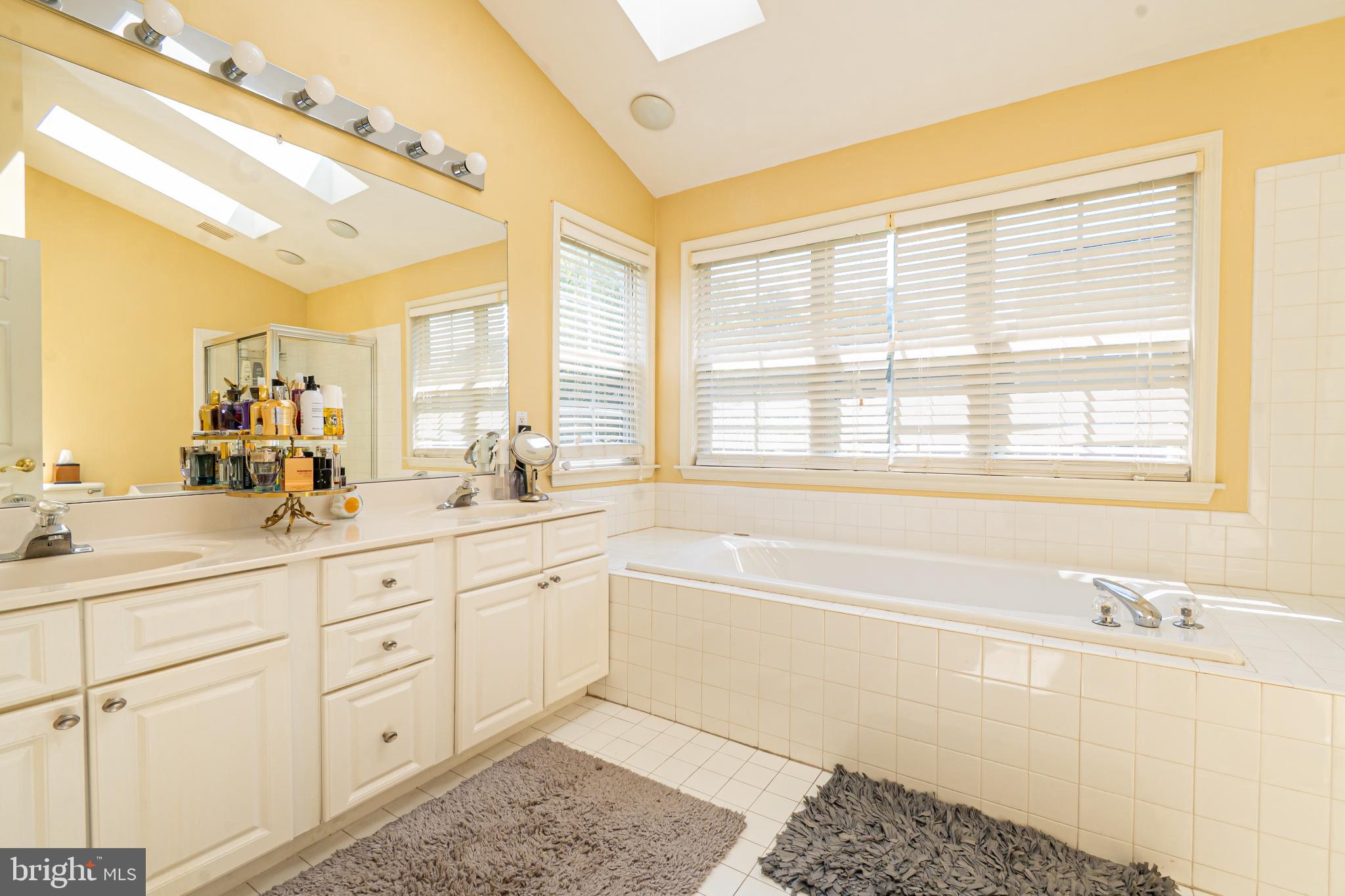 WOODBROOK - Residential