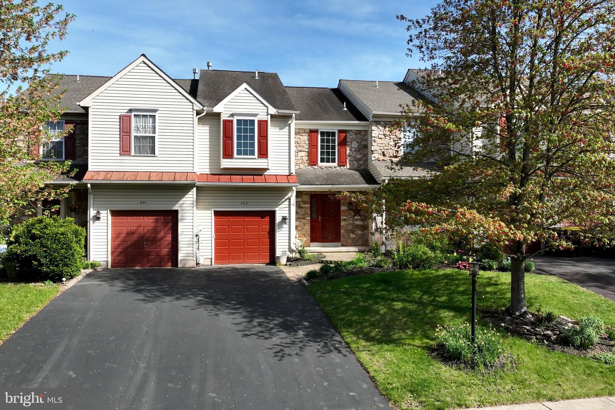 553 CREEKSIDE DRIVE