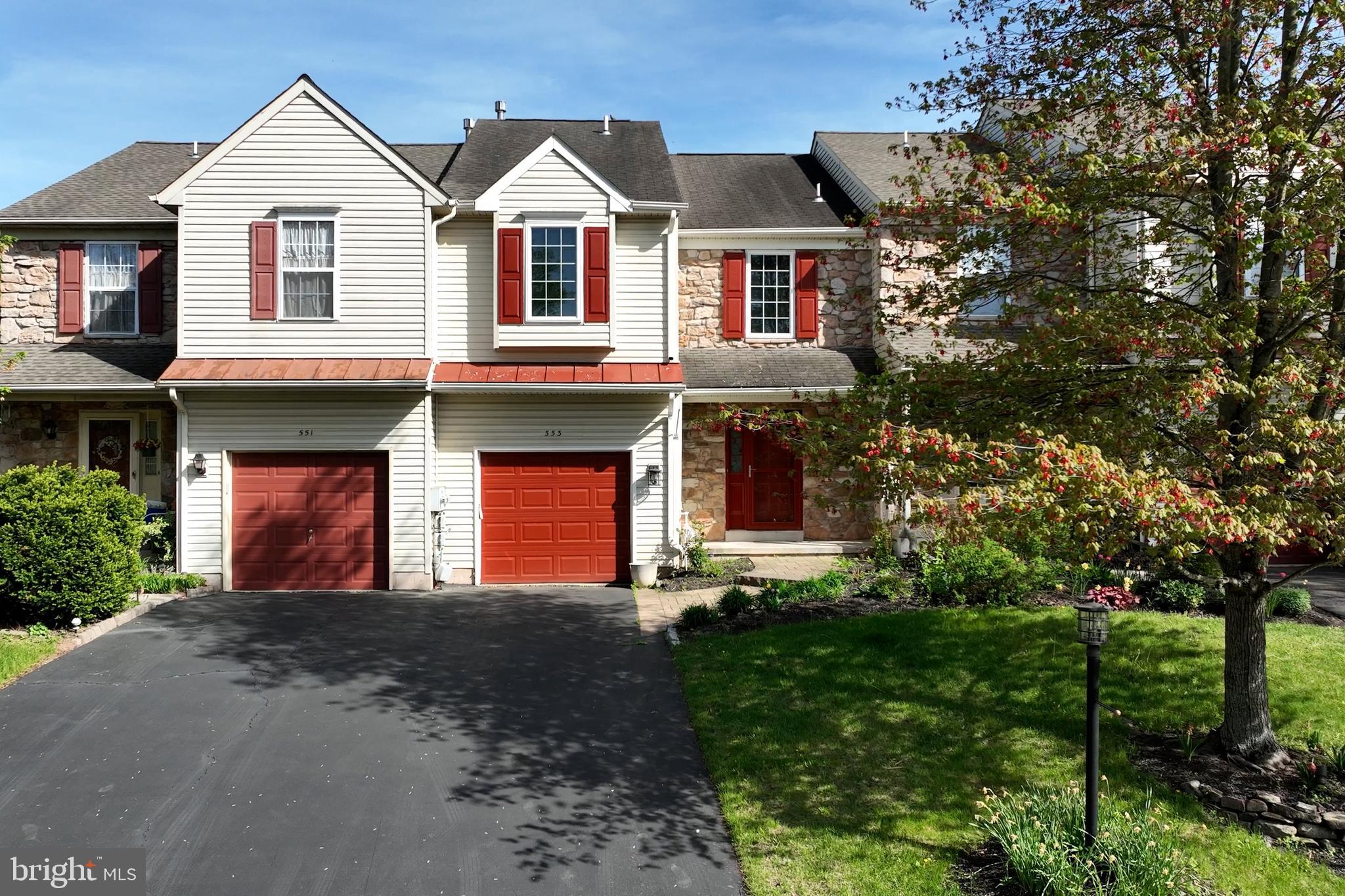 553 CREEKSIDE DRIVE