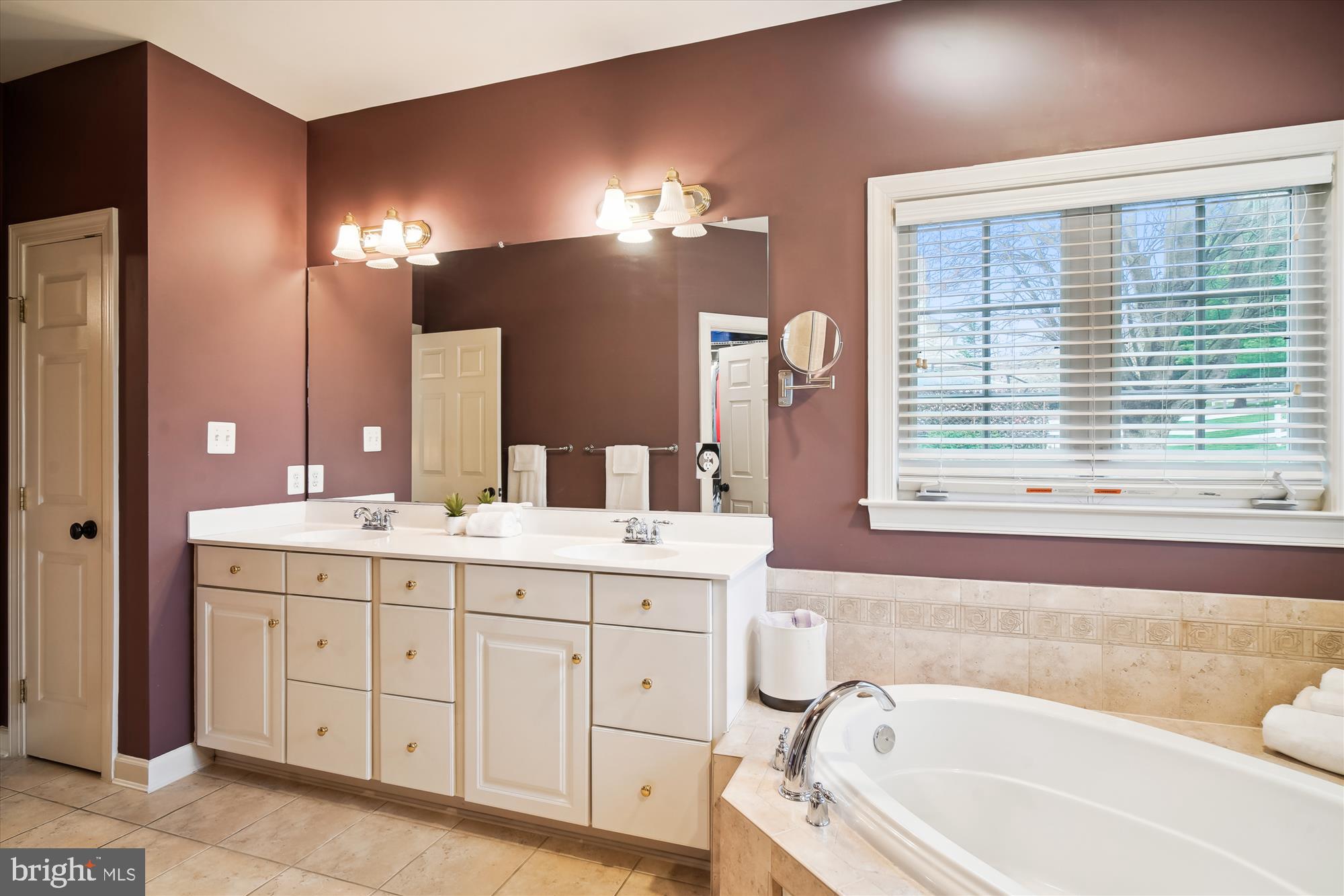 GLENBROOK - Residential