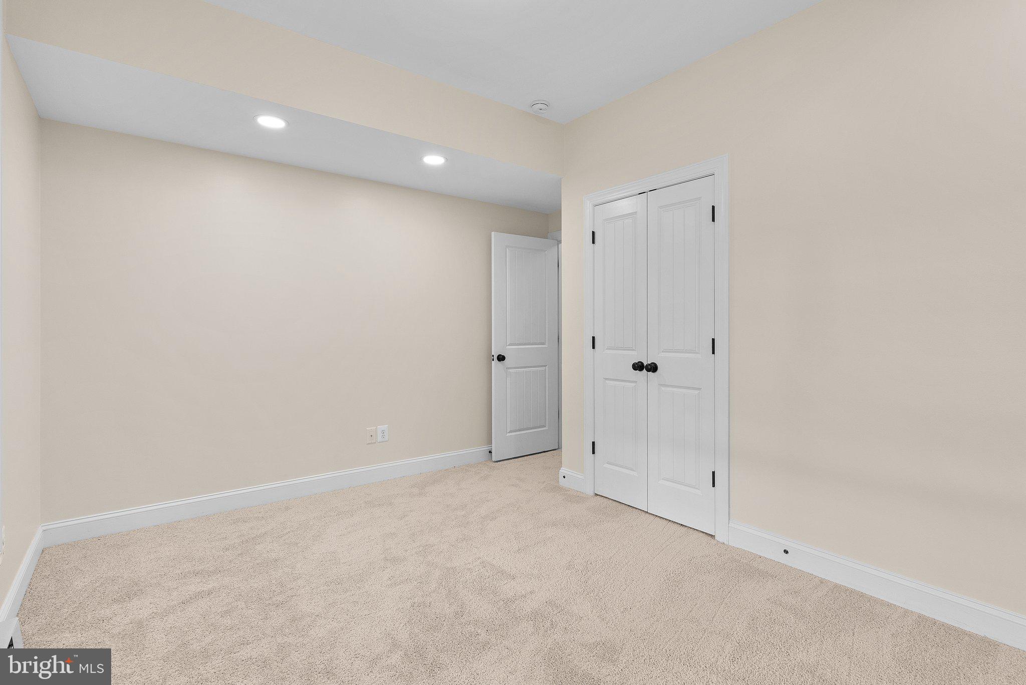 RIVIERA BEACH - Residential