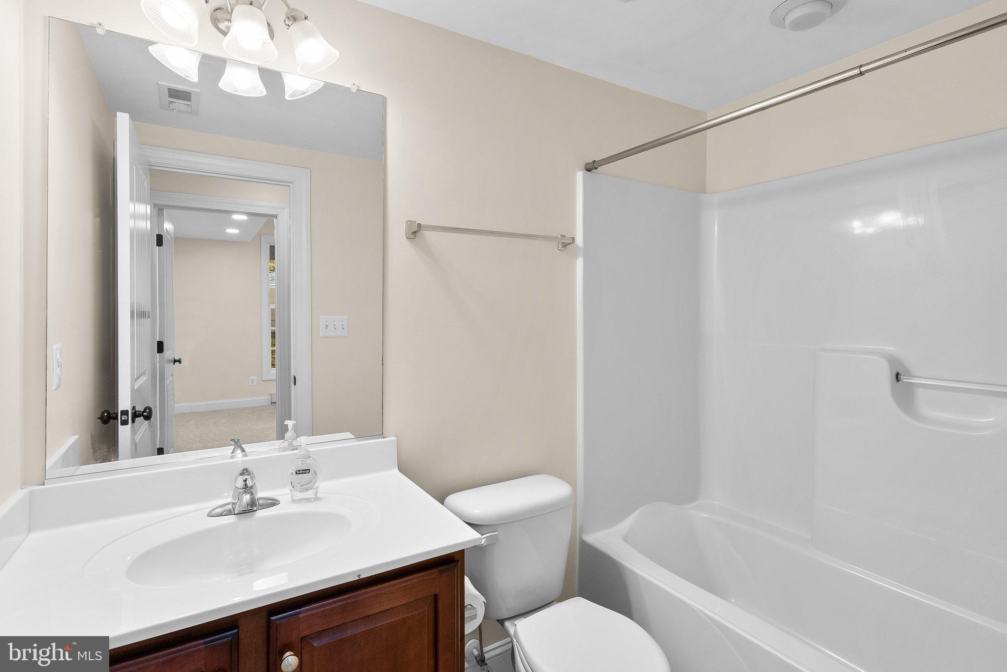 RIVIERA BEACH - Residential