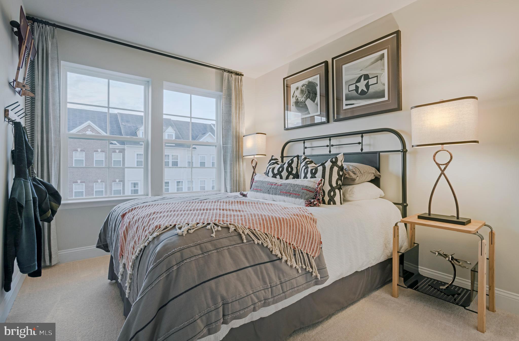 OXFORD SQUARE - Residential