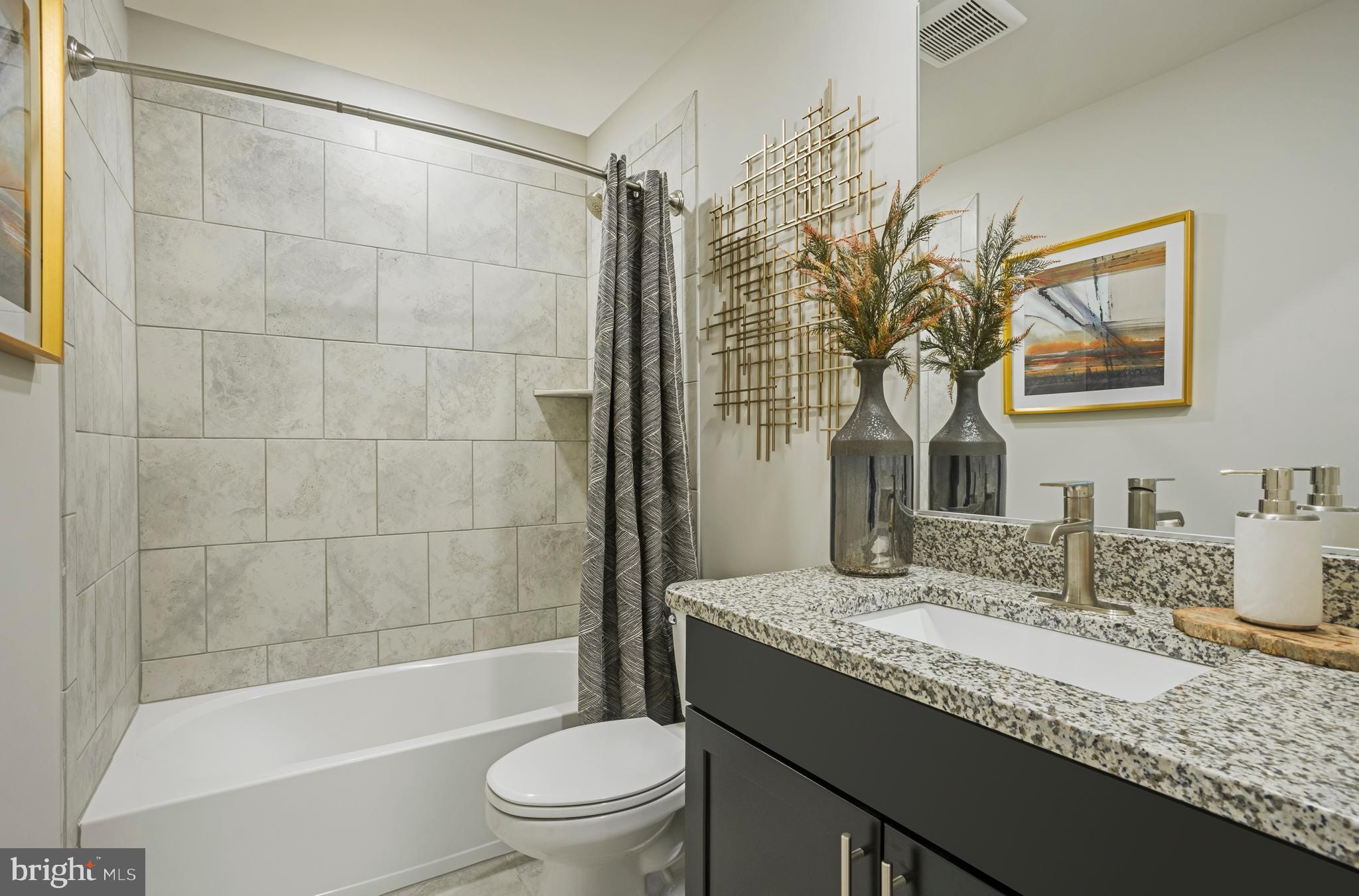 OXFORD SQUARE - Residential