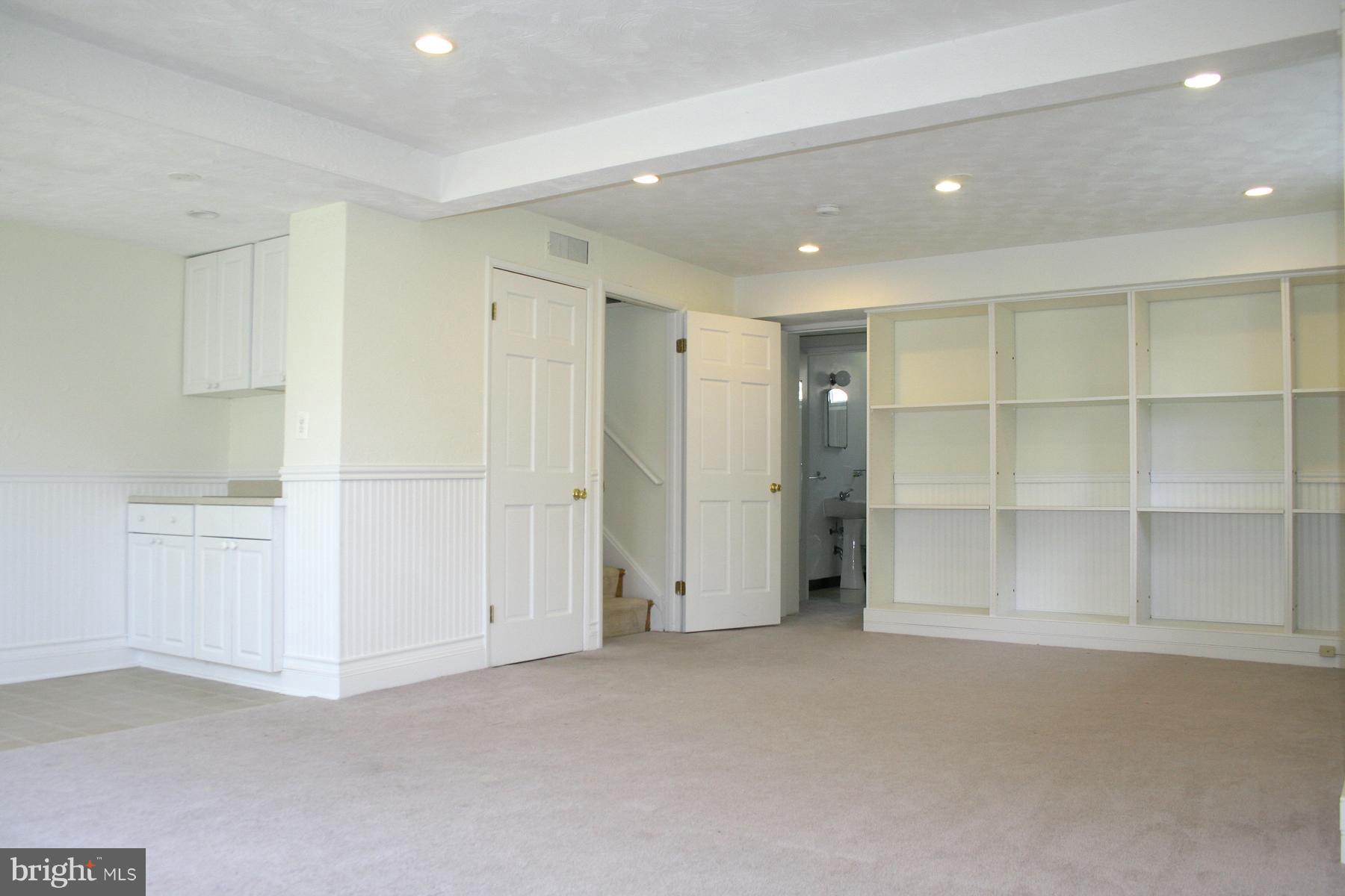 LONGMEADOW - Residential Lease