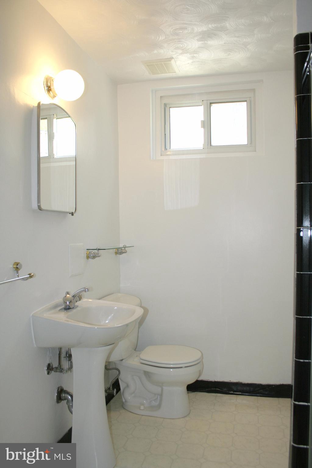 LONGMEADOW - Residential Lease