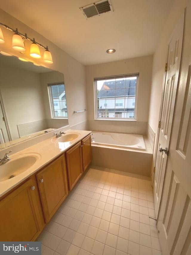 PW COUNTY CENTER LANDBAY - Residential