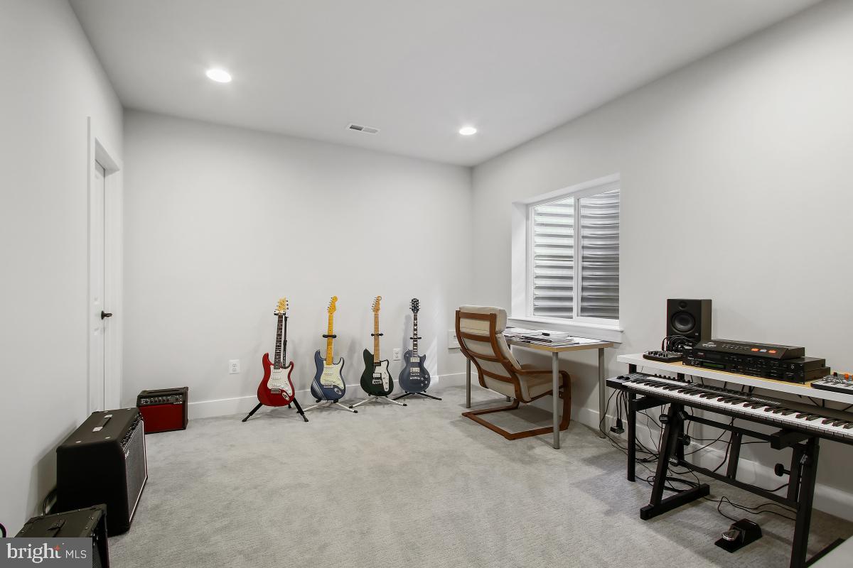 CABIN BRANCH - Residential