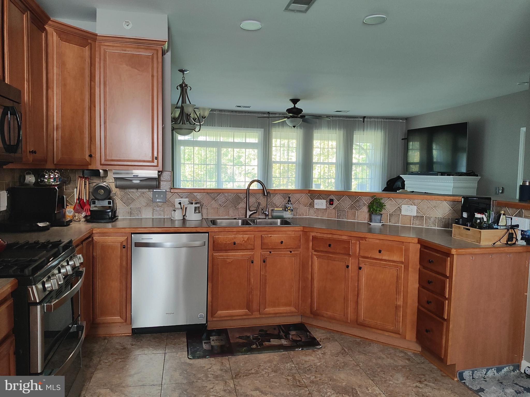 BELMONT BAY - Residential Lease