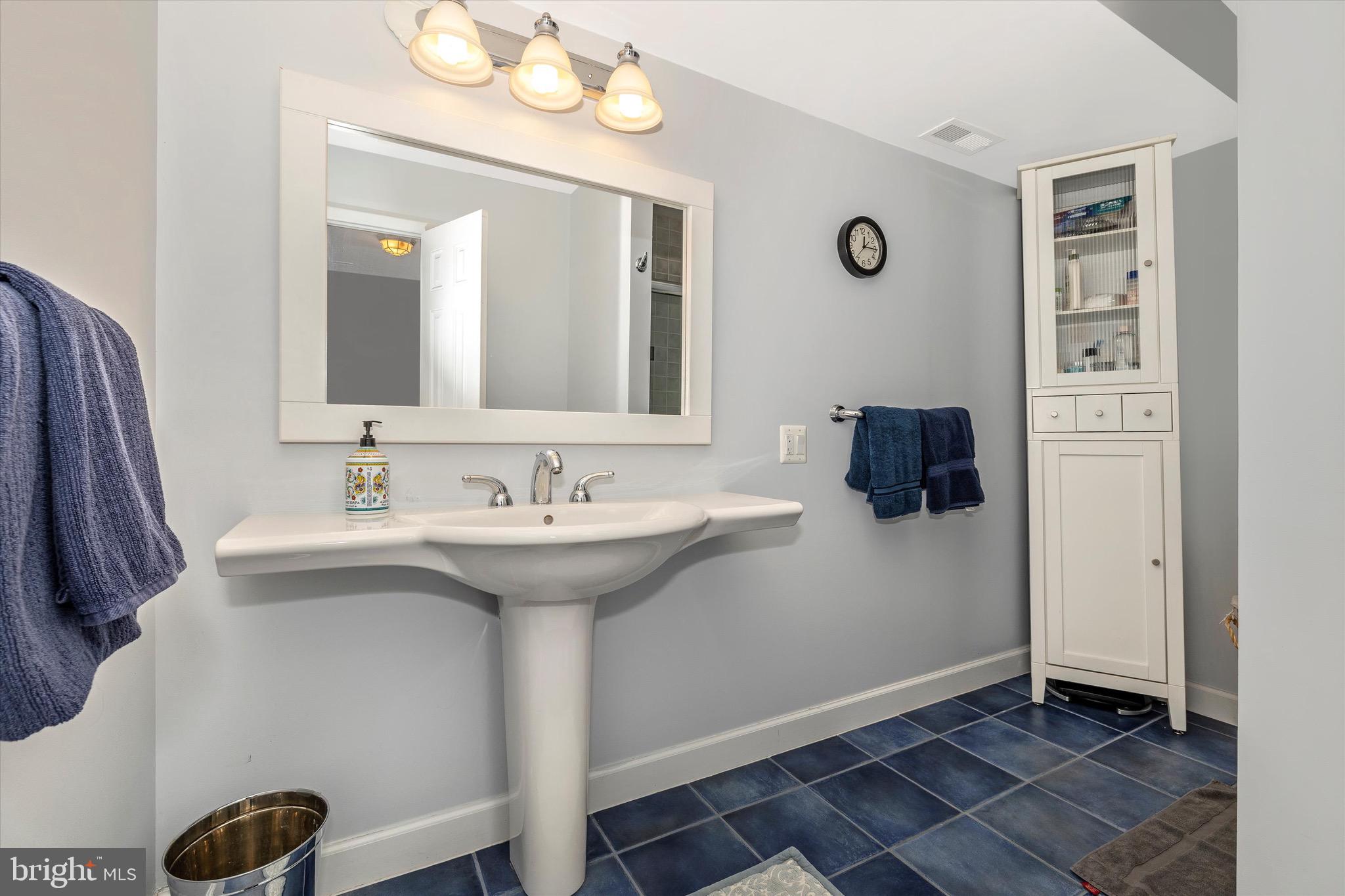 BARNESVILLE OUTSIDE - Residential