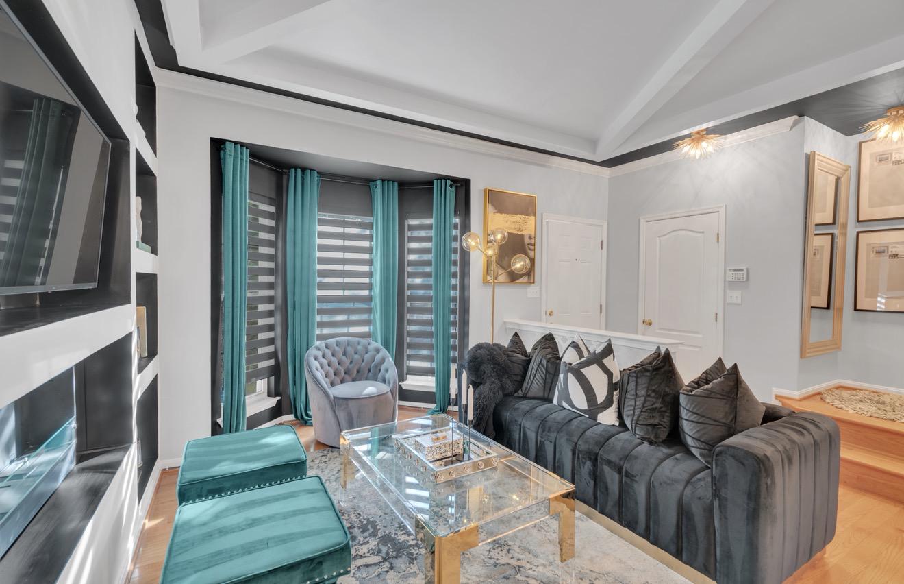 7102 MAD ANTHONY COURT