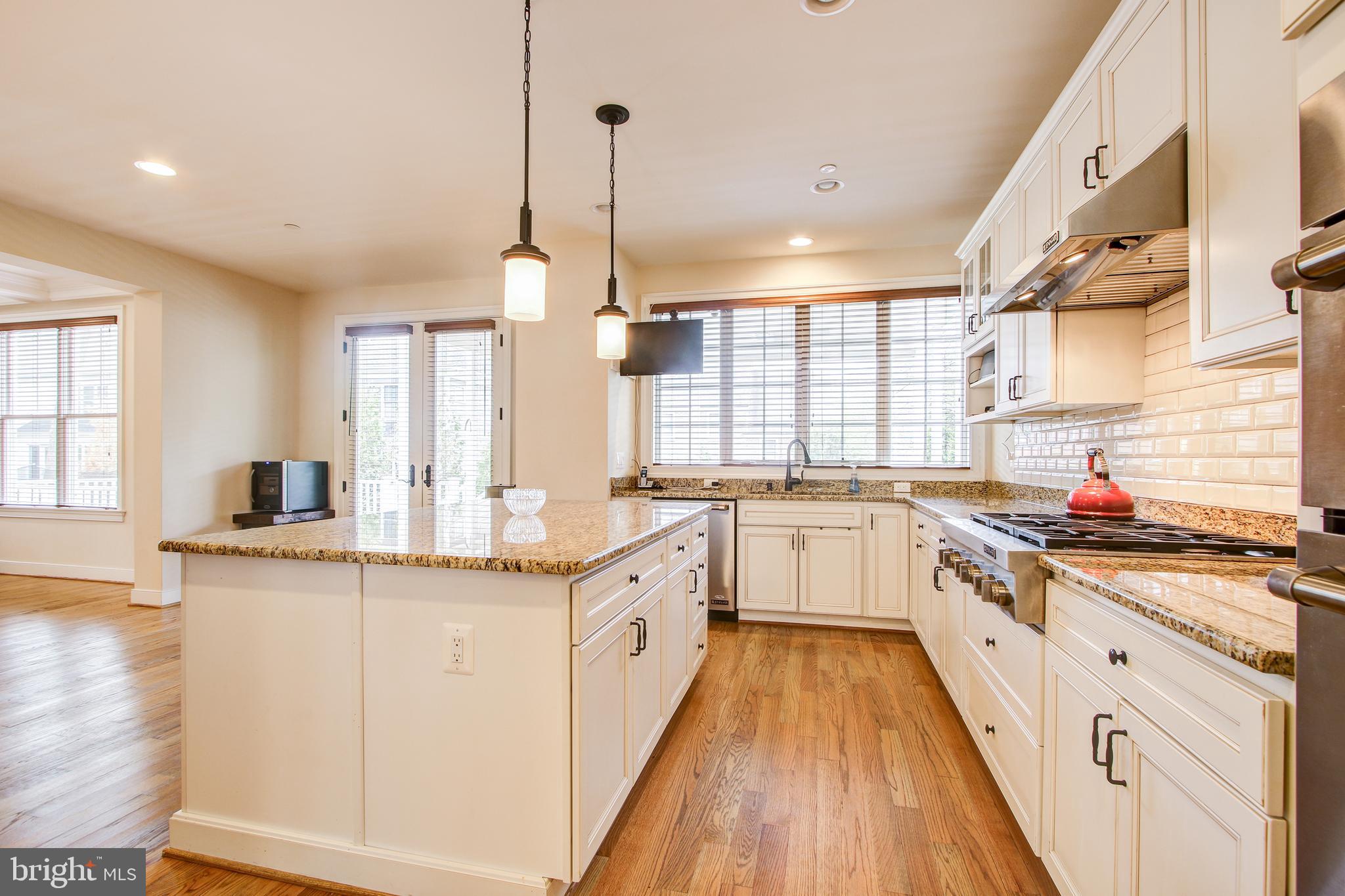 ALTA VISTA - Residential Lease