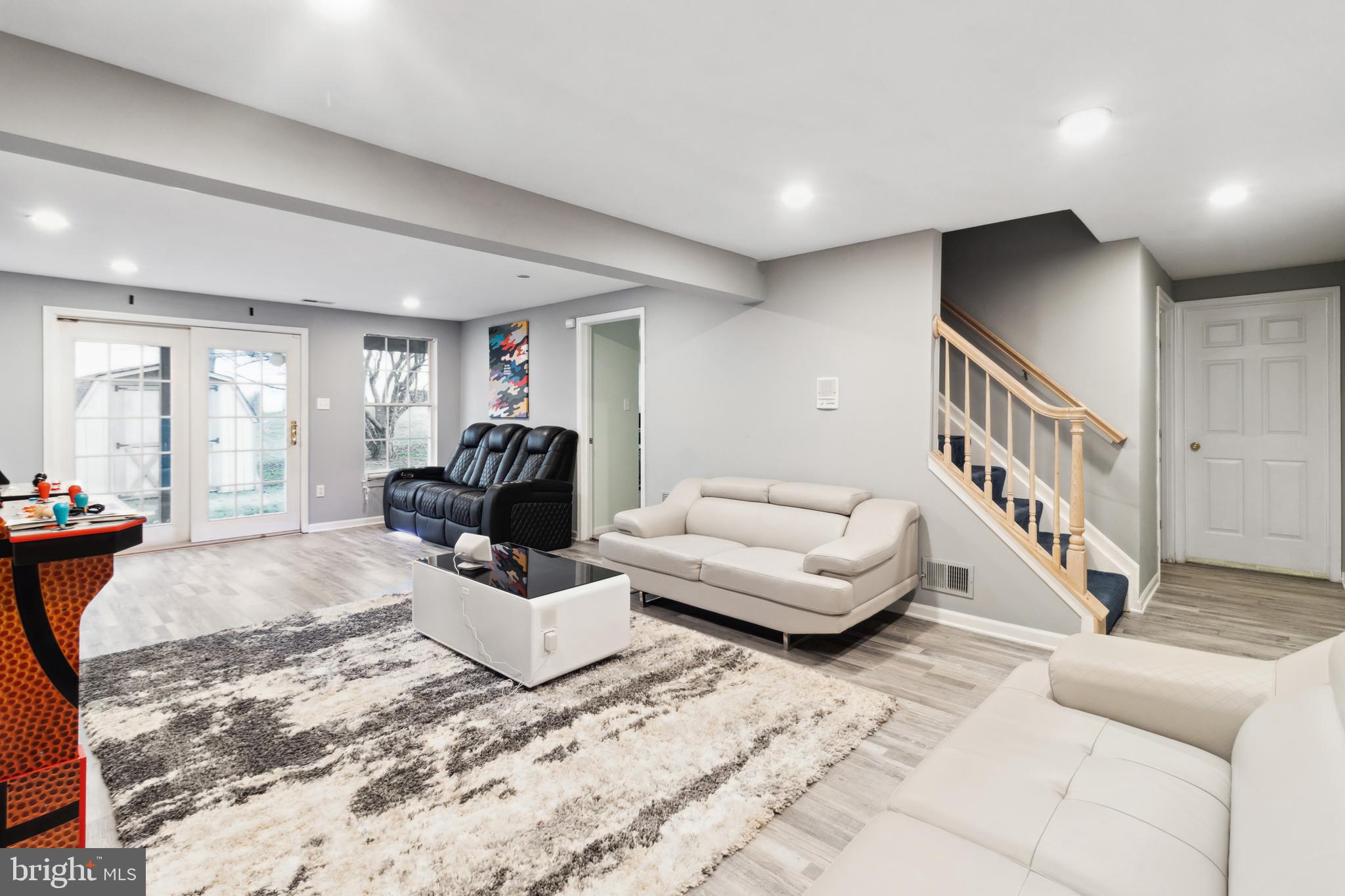 PIKESWOOD VILLAGE - Residential