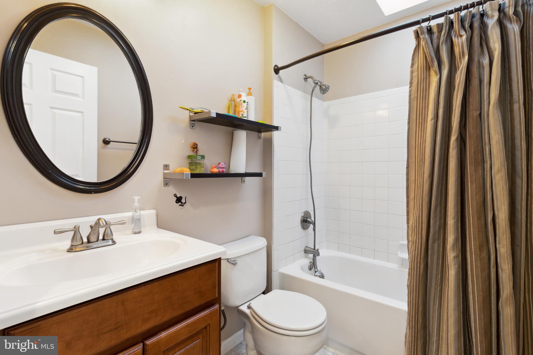 PIKESWOOD VILLAGE - Residential