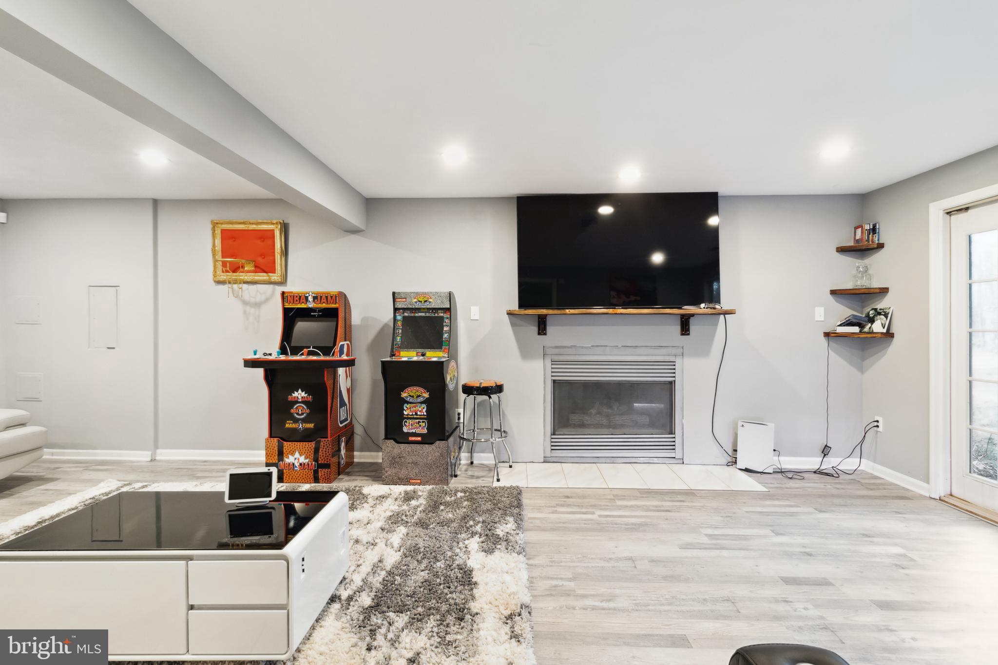 PIKESWOOD VILLAGE - Residential