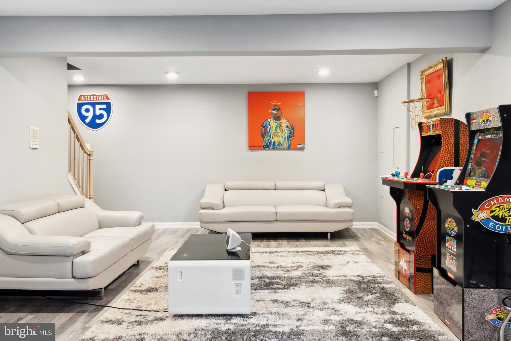 PIKESWOOD VILLAGE - Residential