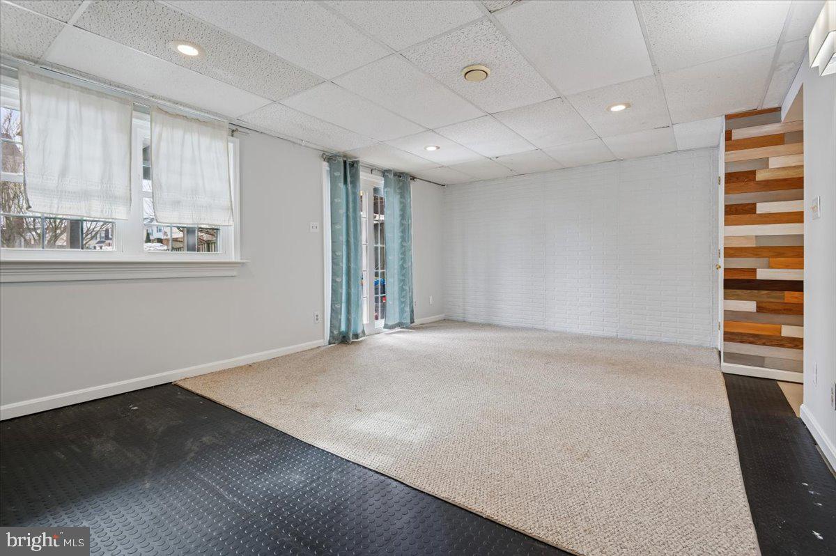 VILLAGE OF THOMAS RUN - Residential