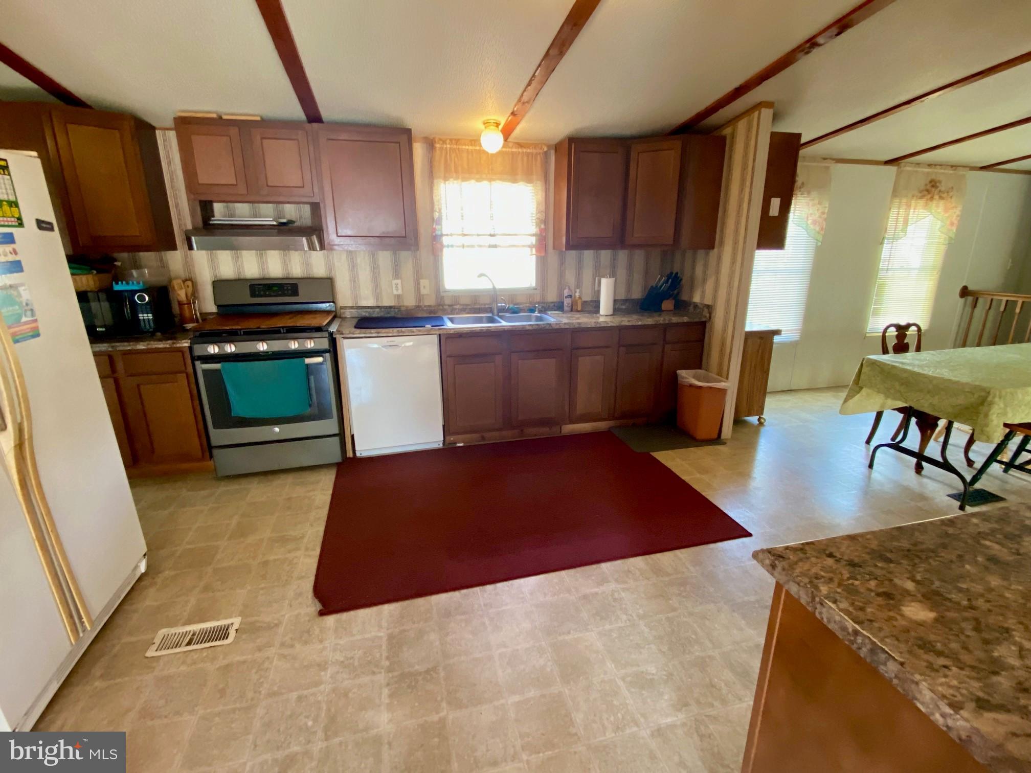 PLEASANT HILLS TR - Residential