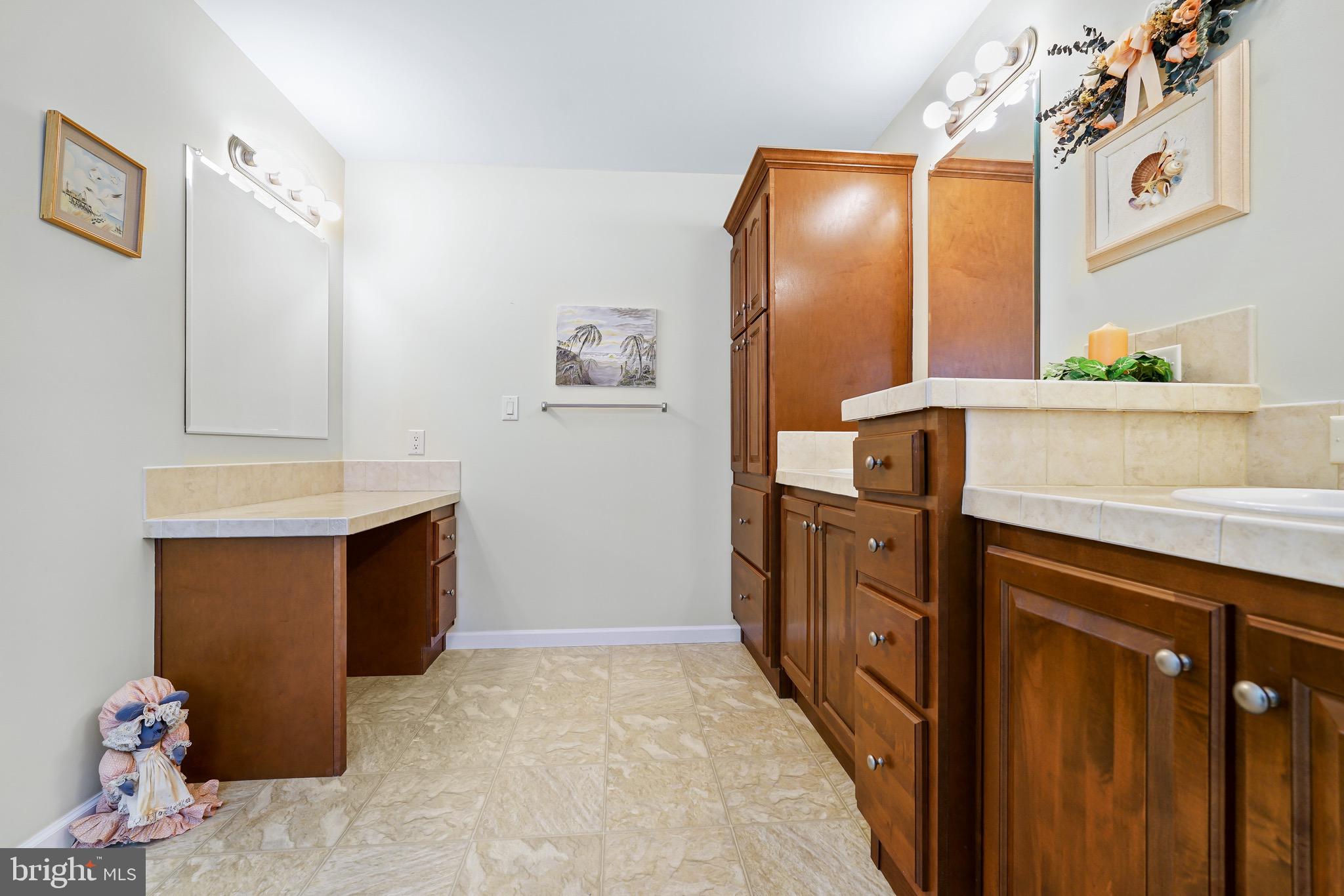 CECIL WOODS - Residential