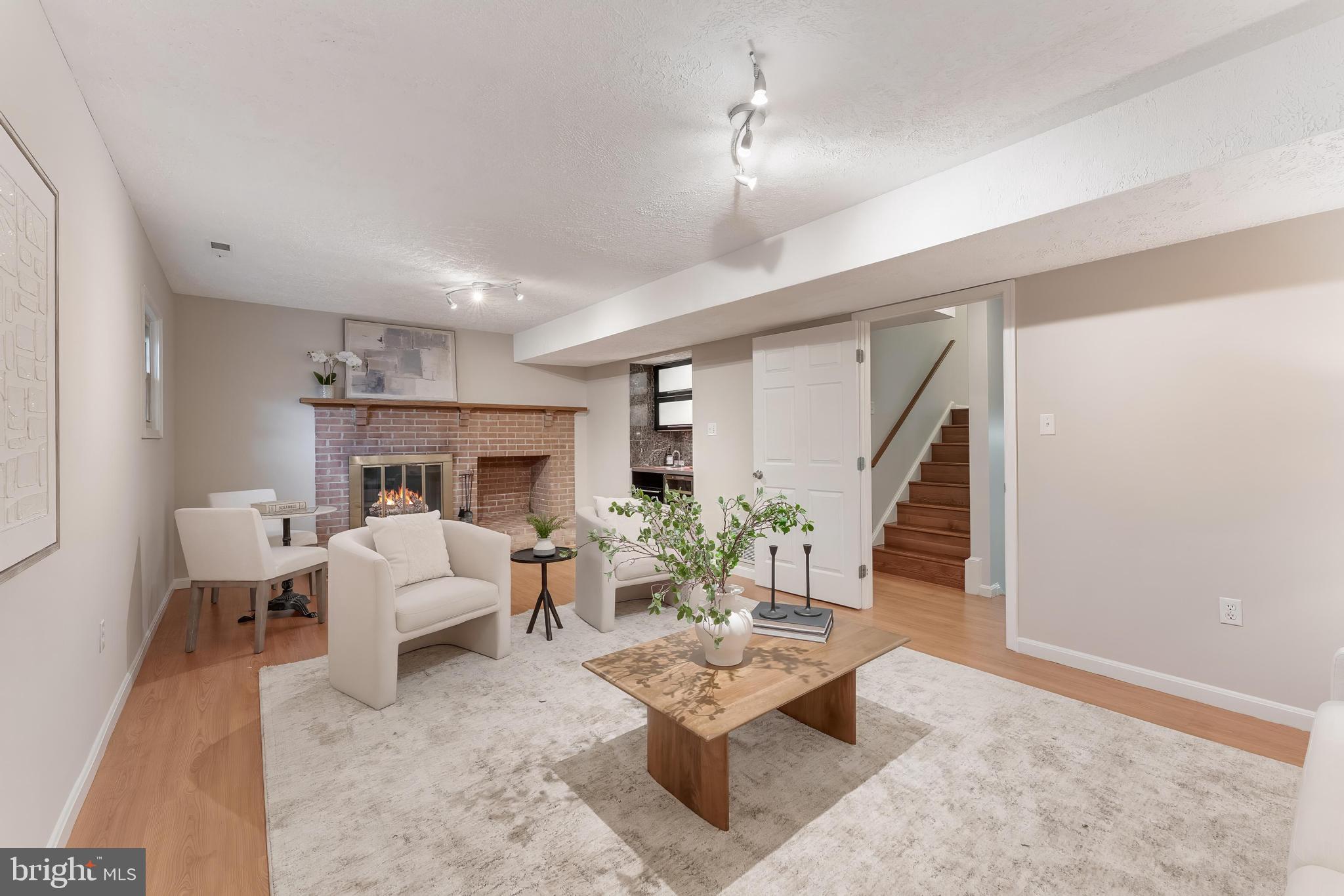 6416 SEVEN OAKS COURT