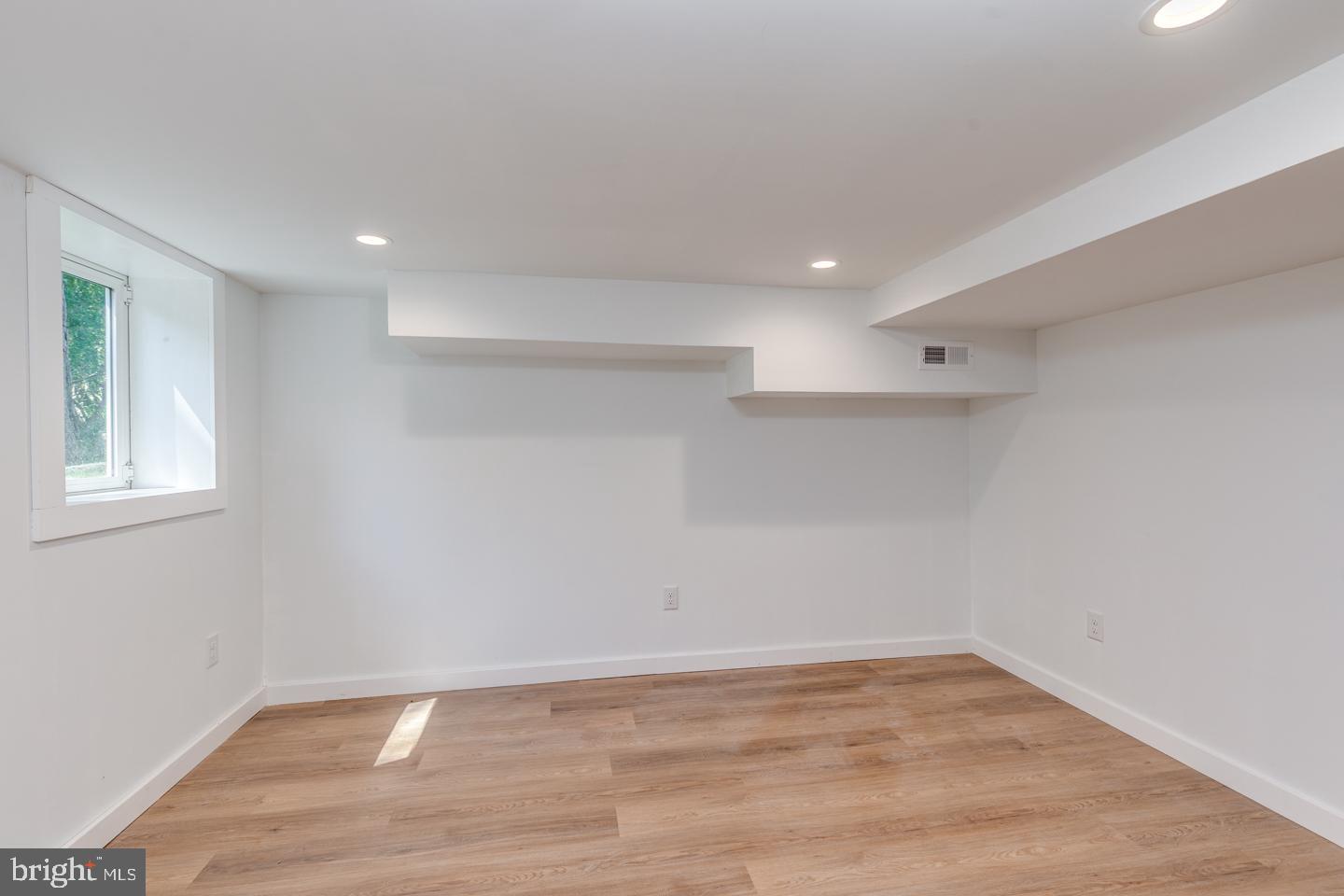 LAKE PINE - Residential