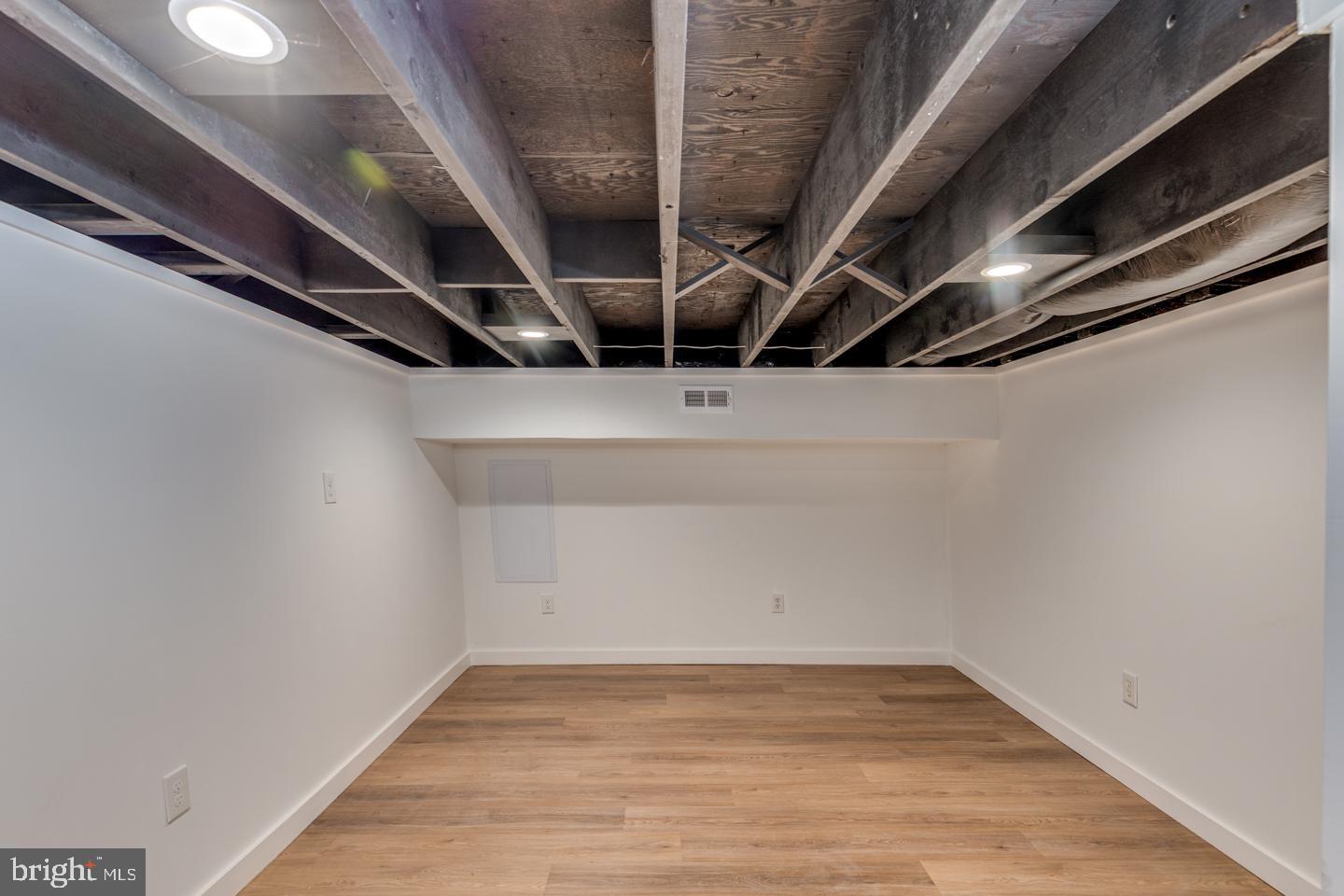 LAKE PINE - Residential