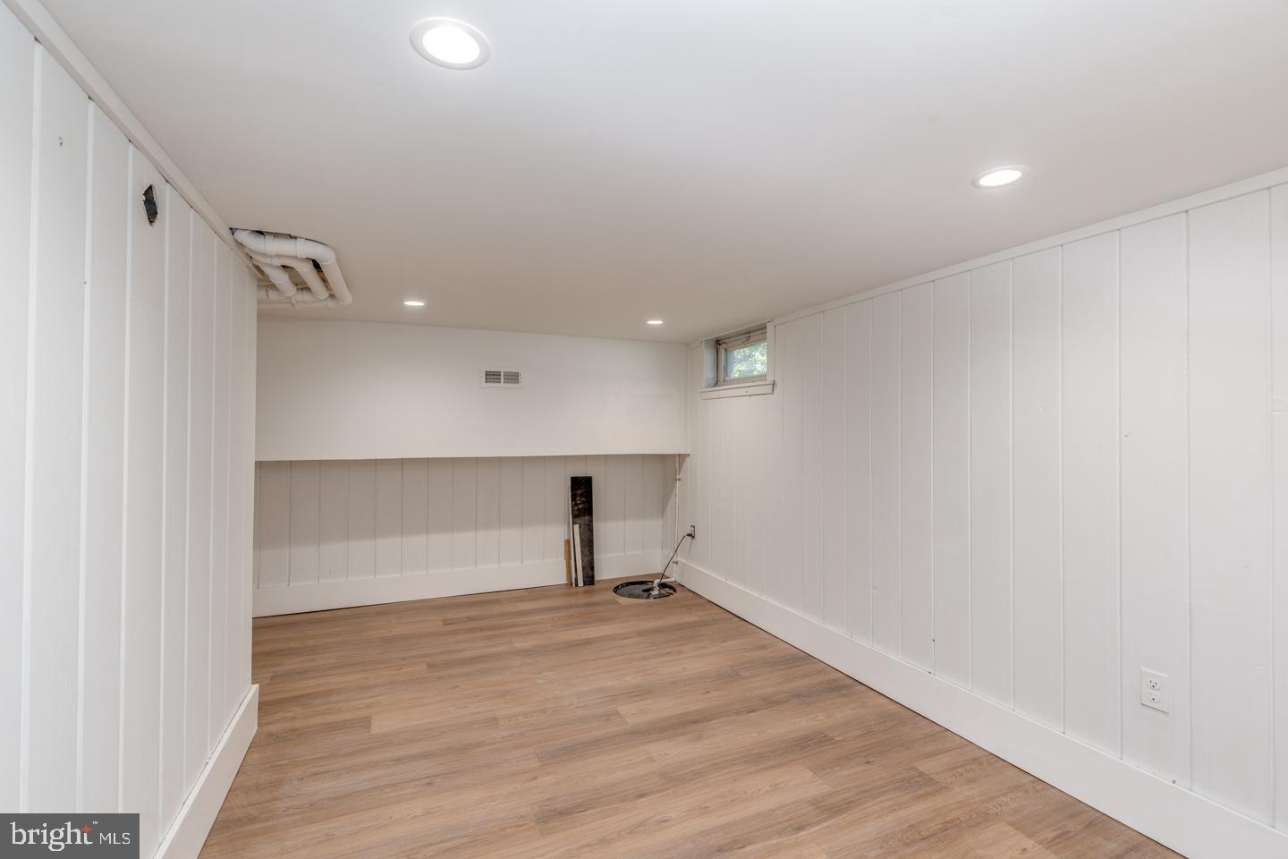 LAKE PINE - Residential