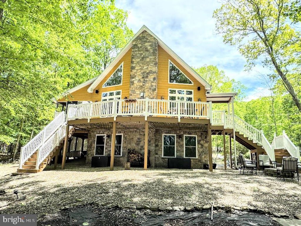 Photo of 64 Algonquin Drive, HAZLETON, PA 18202 (MLS # PASK2025112)