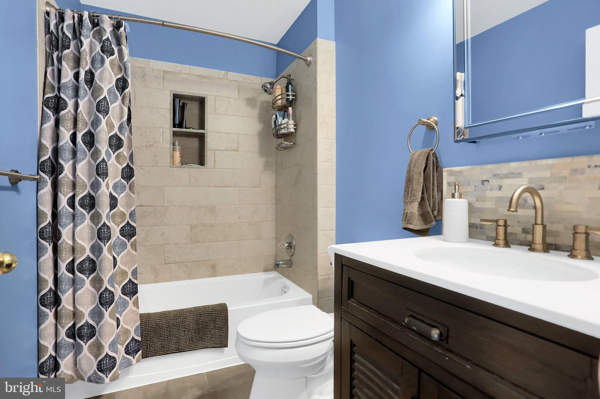 REISTERSTOWN VILLAGE - Residential