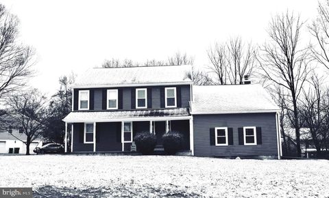 Photo of 393 Clover Court, WEST GROVE, PA 19390 (MLS # PACT2119538)