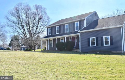 Homes For Sale - 393 Clover Court<br/> WEST GROVE, PA 19390