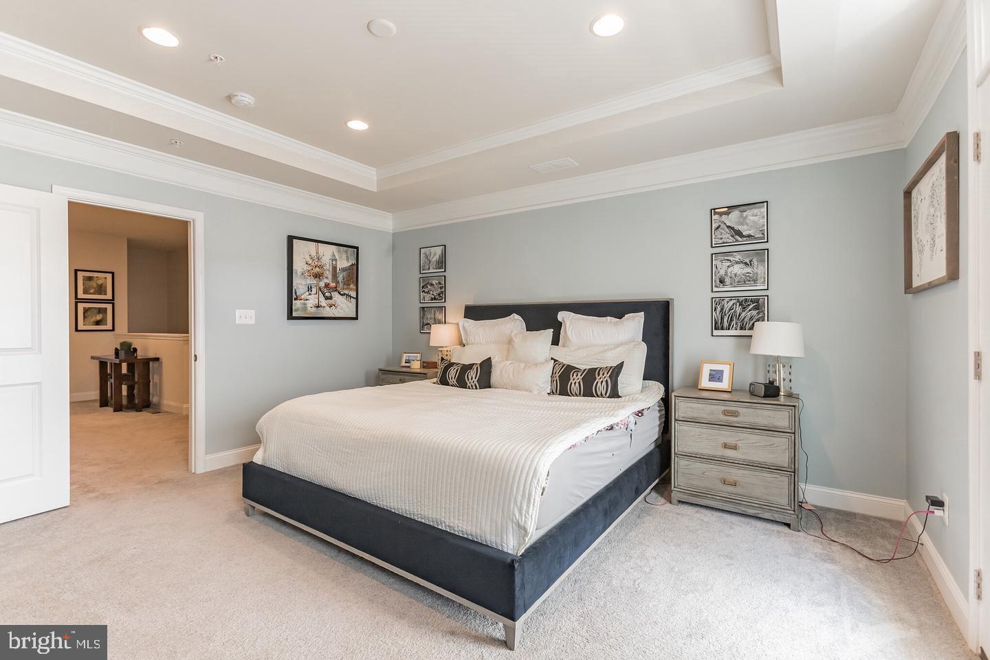 OXFORD SQUARE - Residential Lease