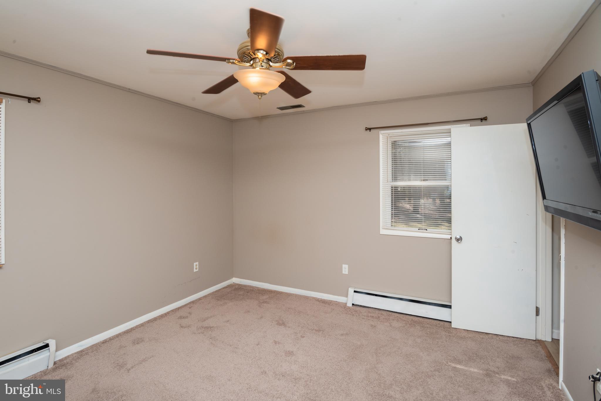 ESSEX RIDGE - Residential