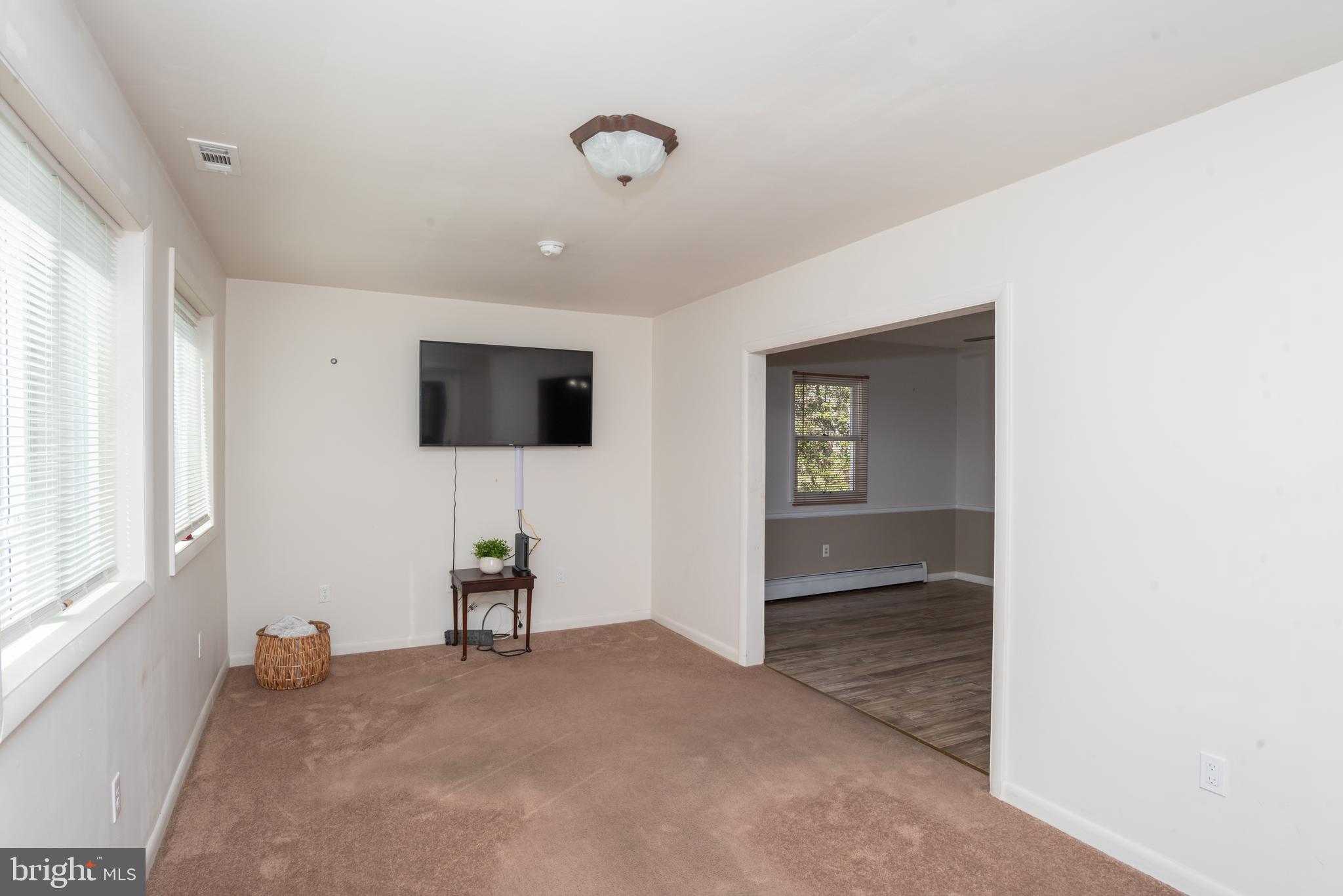 ESSEX RIDGE - Residential