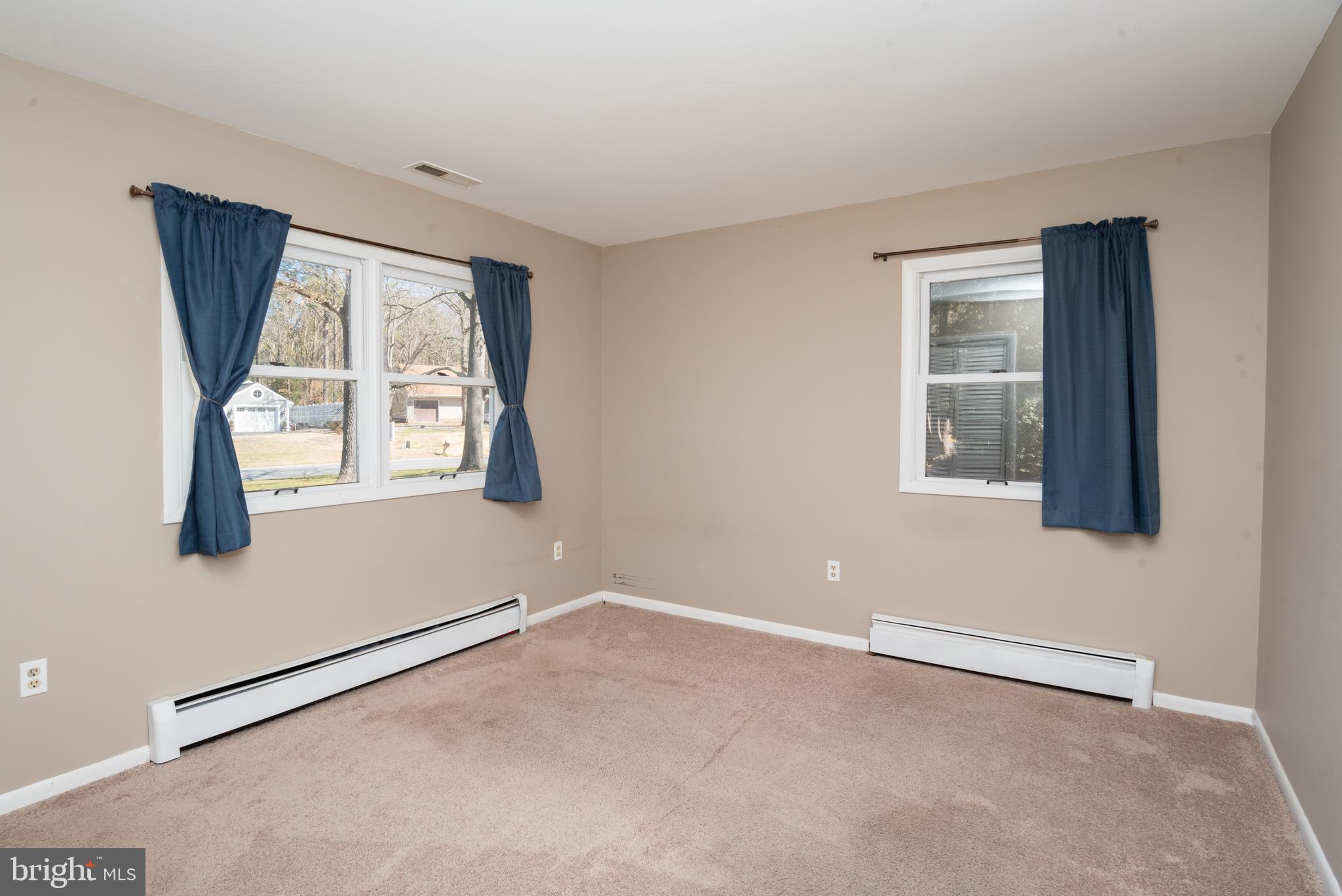 ESSEX RIDGE - Residential