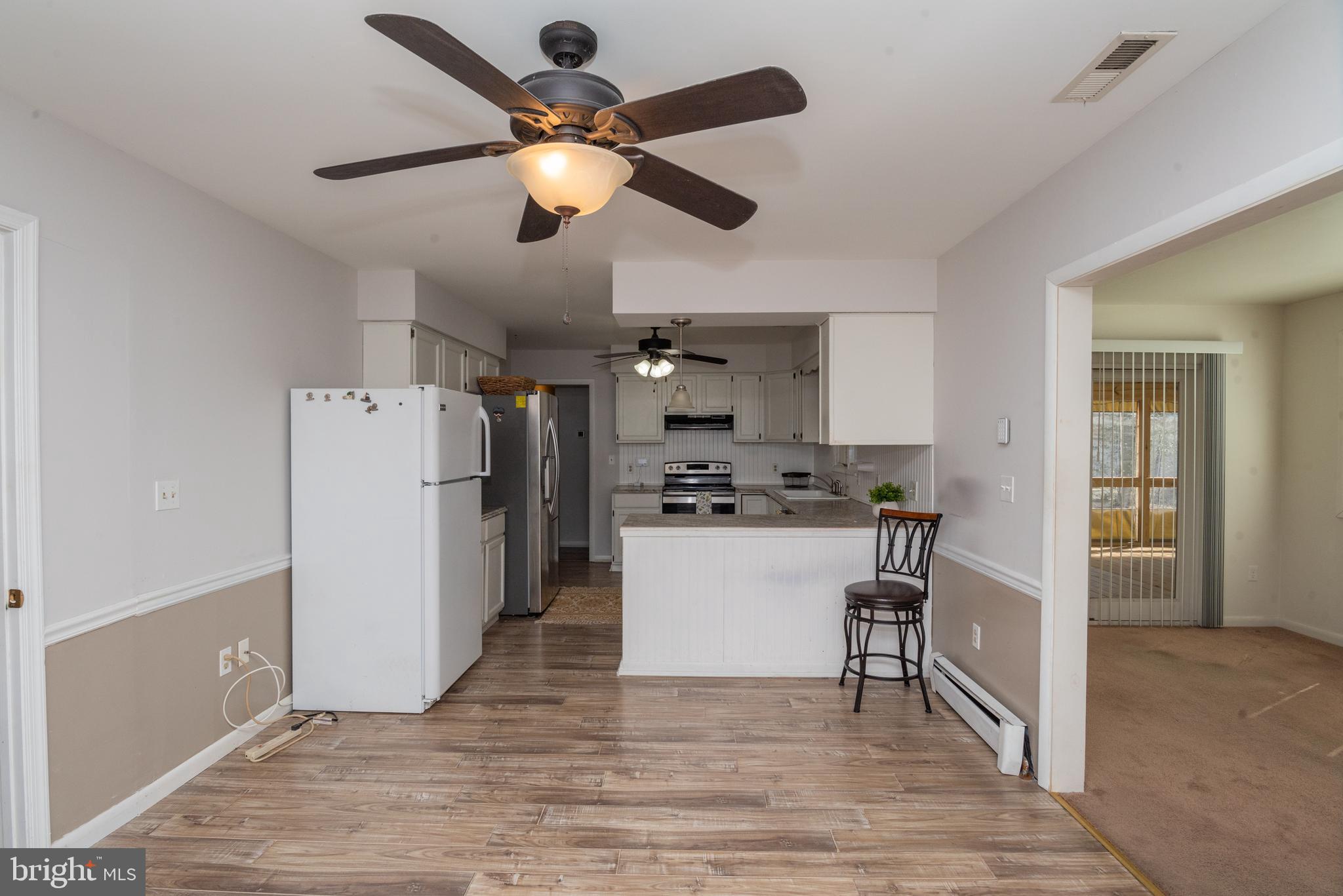 ESSEX RIDGE - Residential